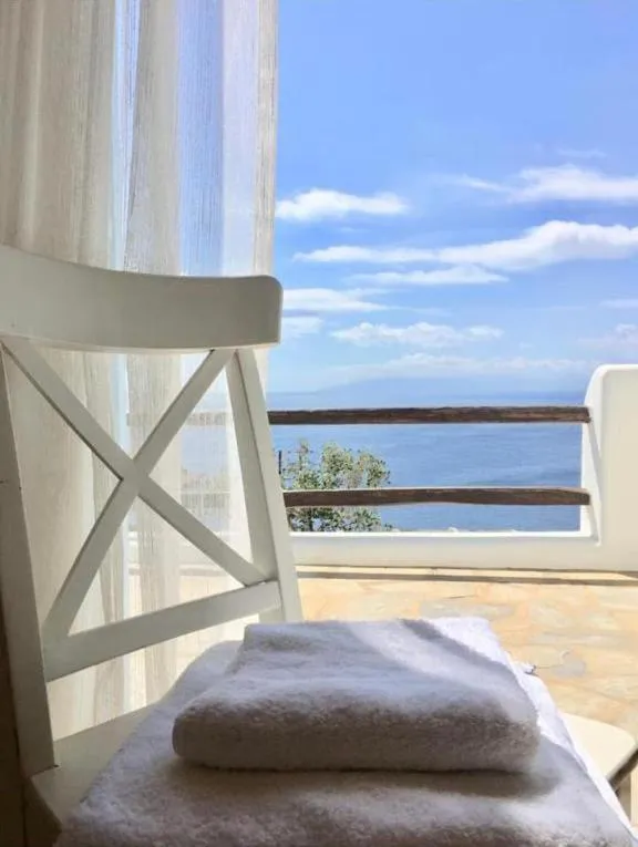 Day in Mykonos Dot - The Villas