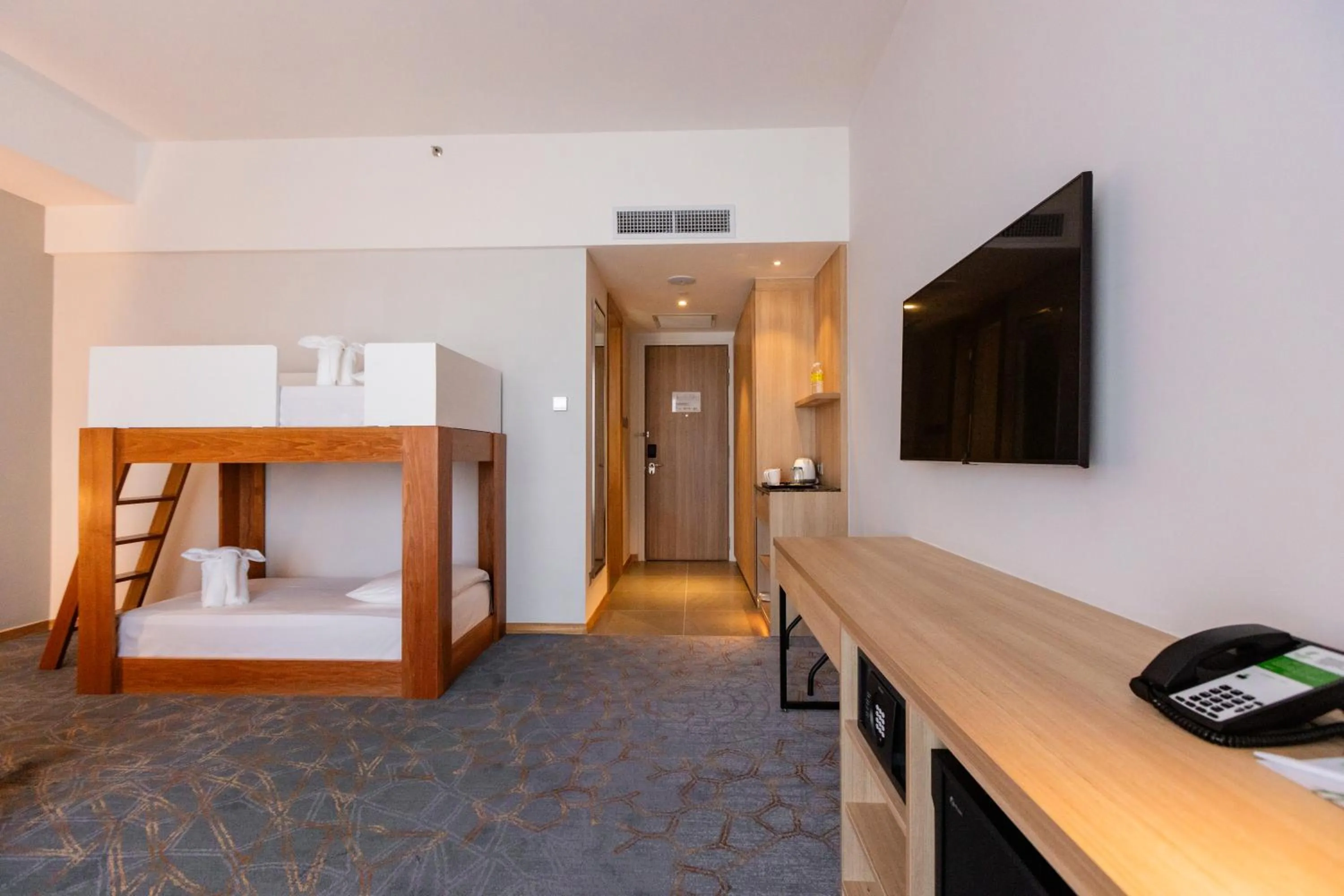 TV and multimedia, Bed in Holiday Inn Sepang - Airport