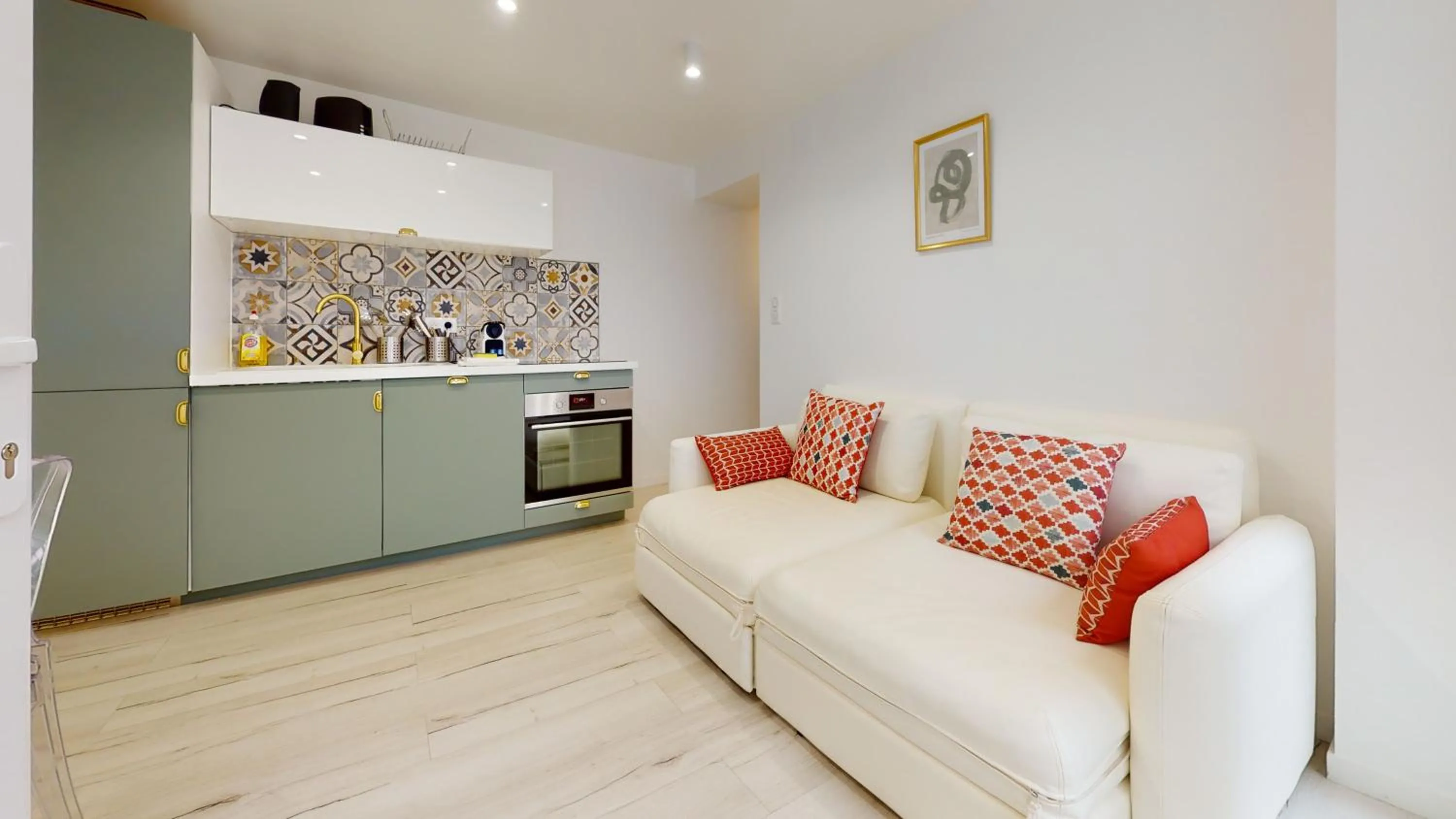 Kitchen or kitchenette in Appartements modernes avec véranda