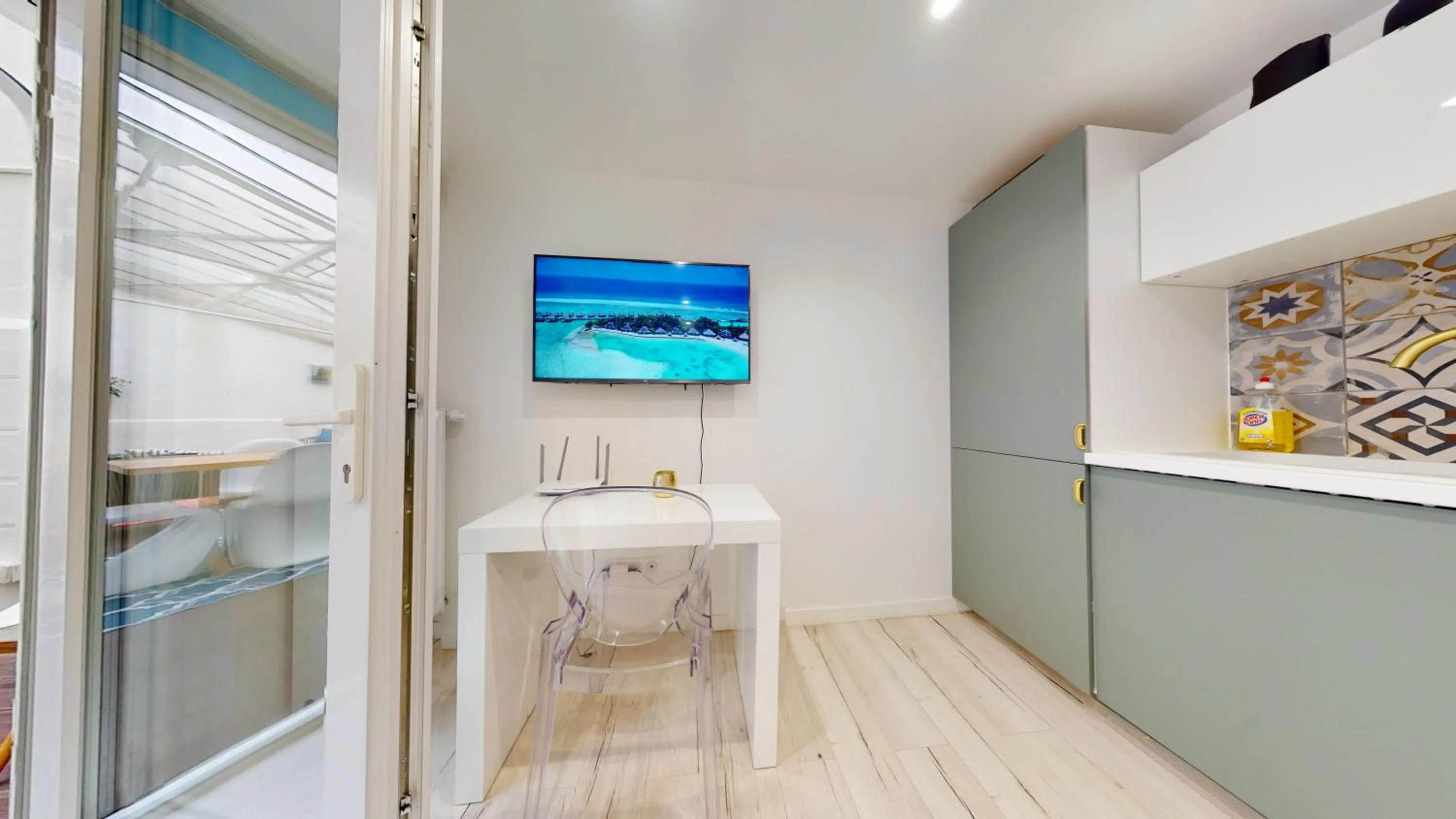 TV and multimedia in Appartements modernes avec véranda