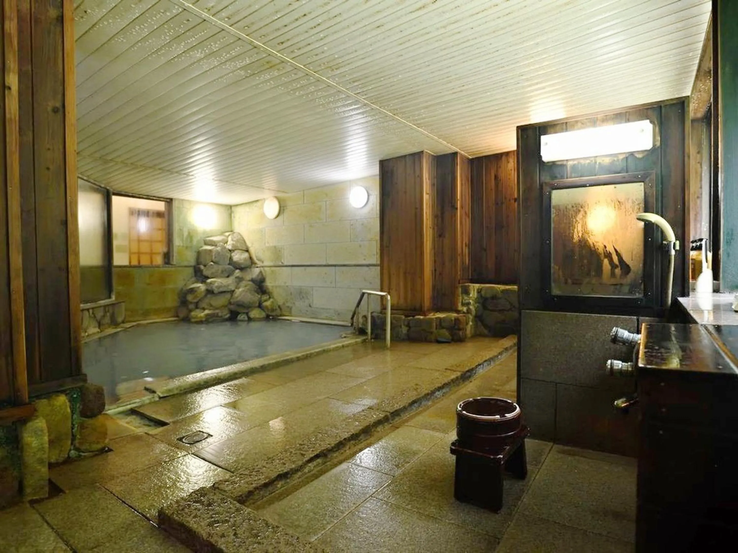 Hot Spring Bath in Kaniyu