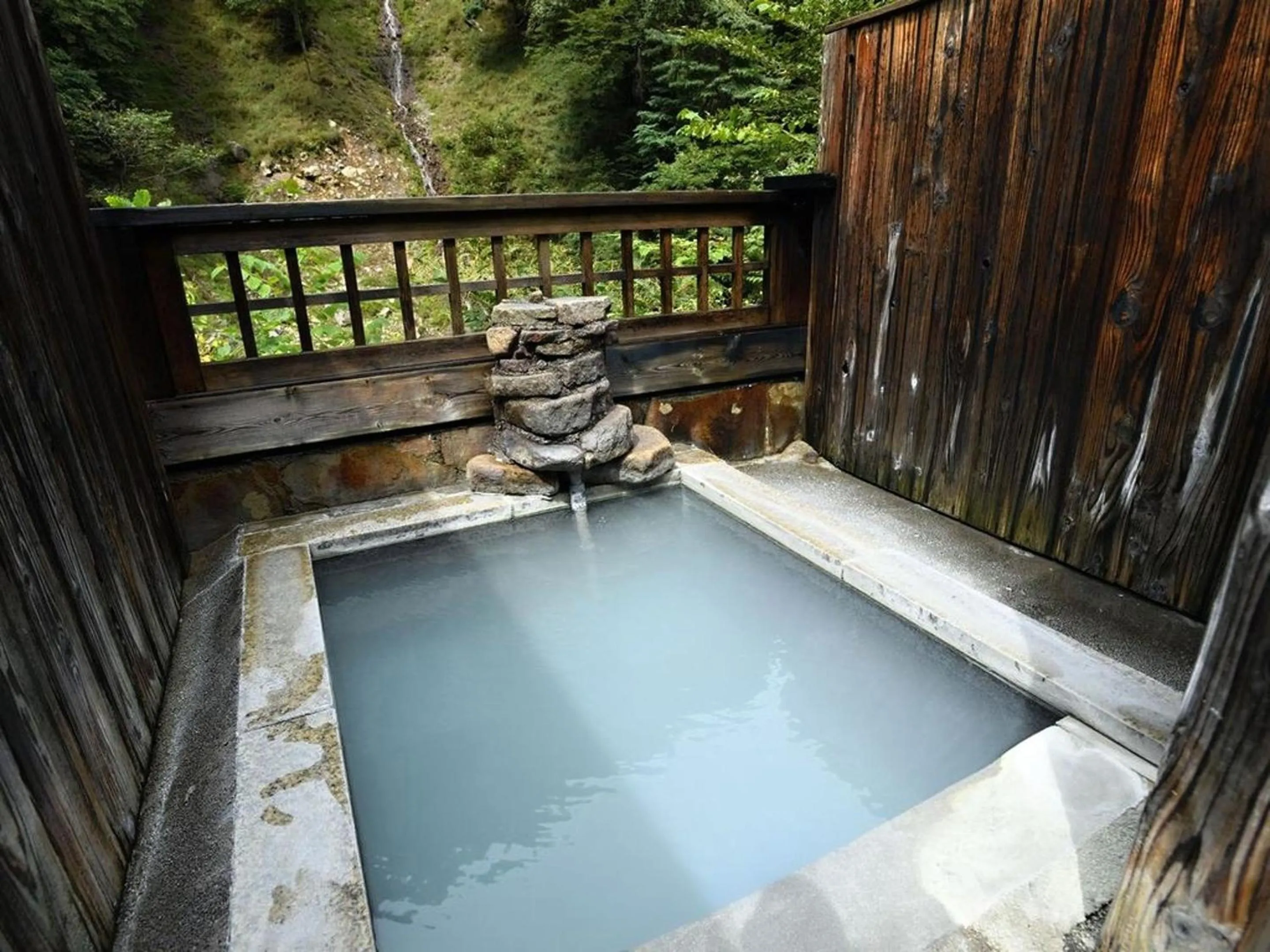 Hot Spring Bath in Kaniyu