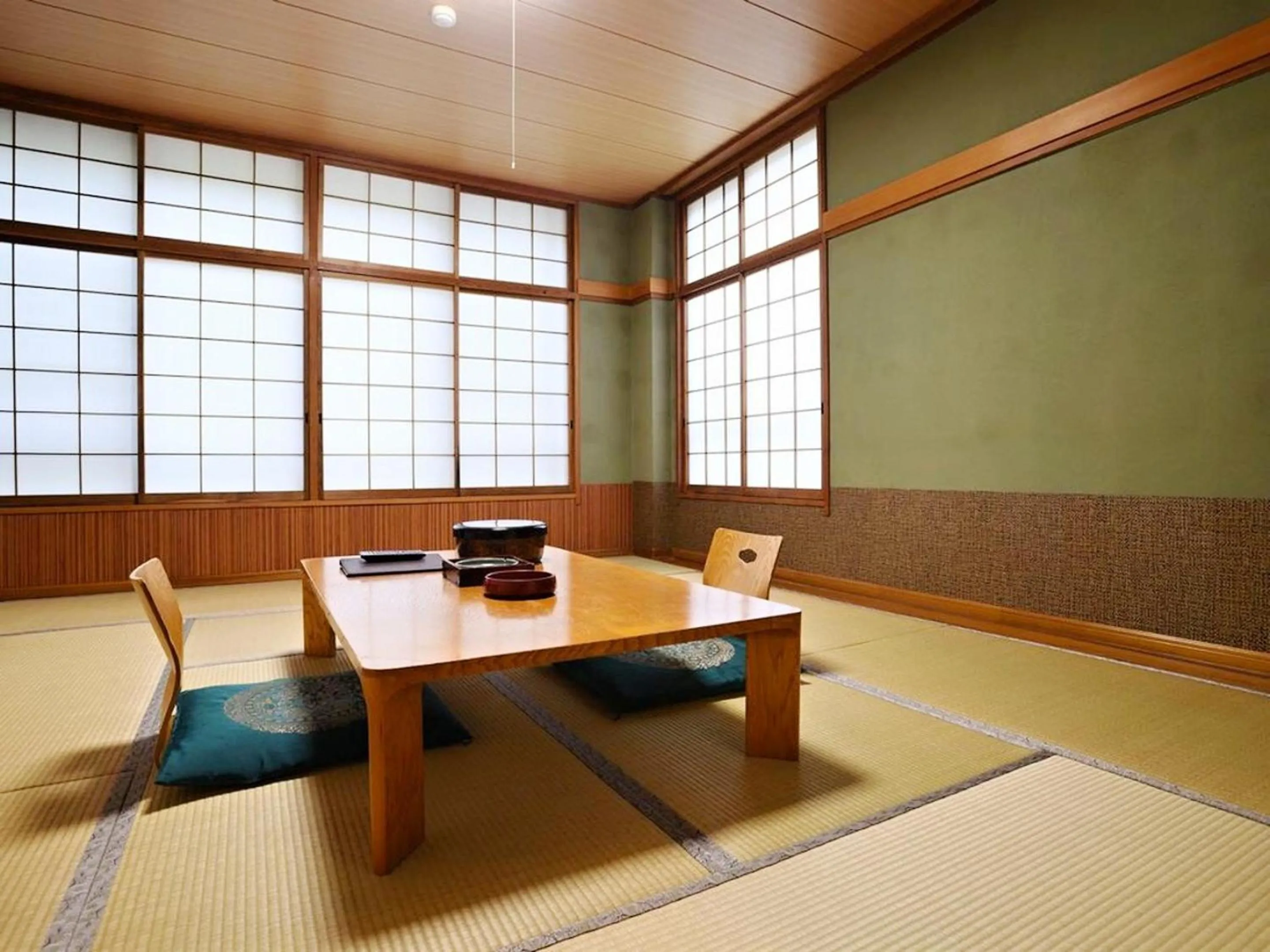Photo of the whole room in Kaniyu