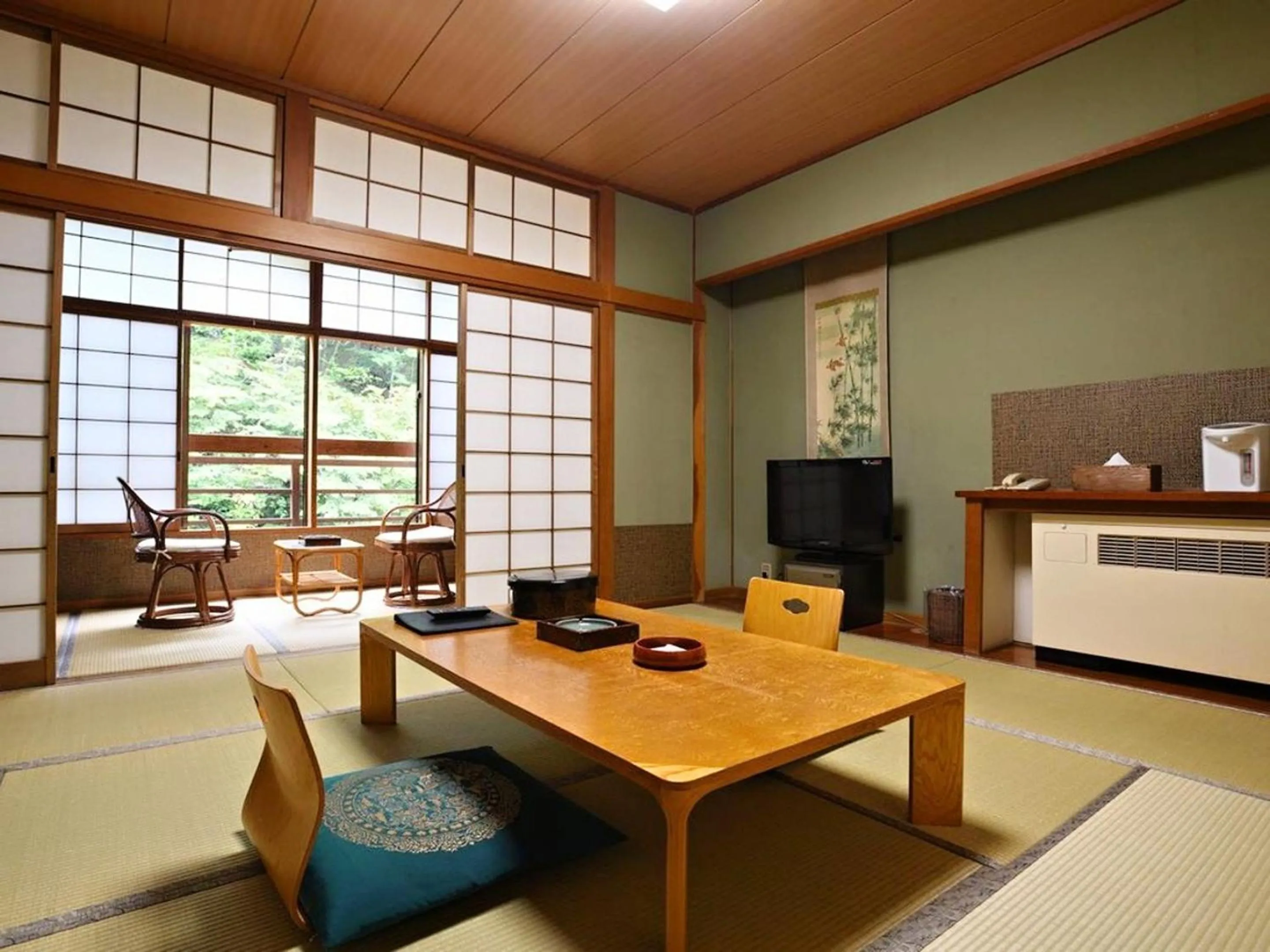 Photo of the whole room in Kaniyu