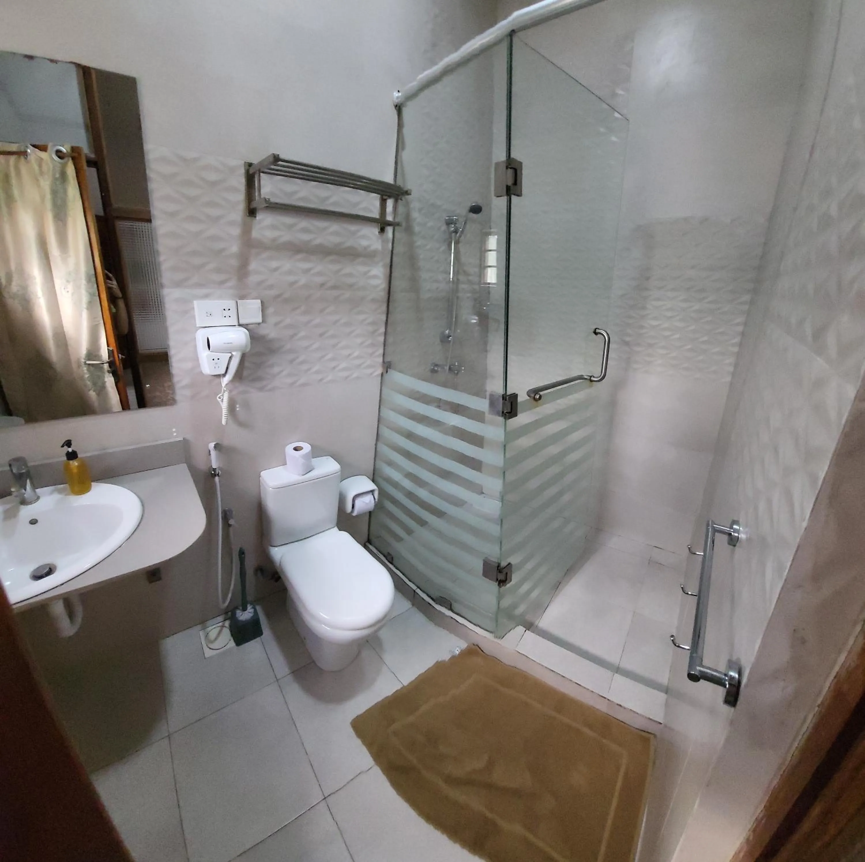 Bathroom in Mambo Ocean Resort