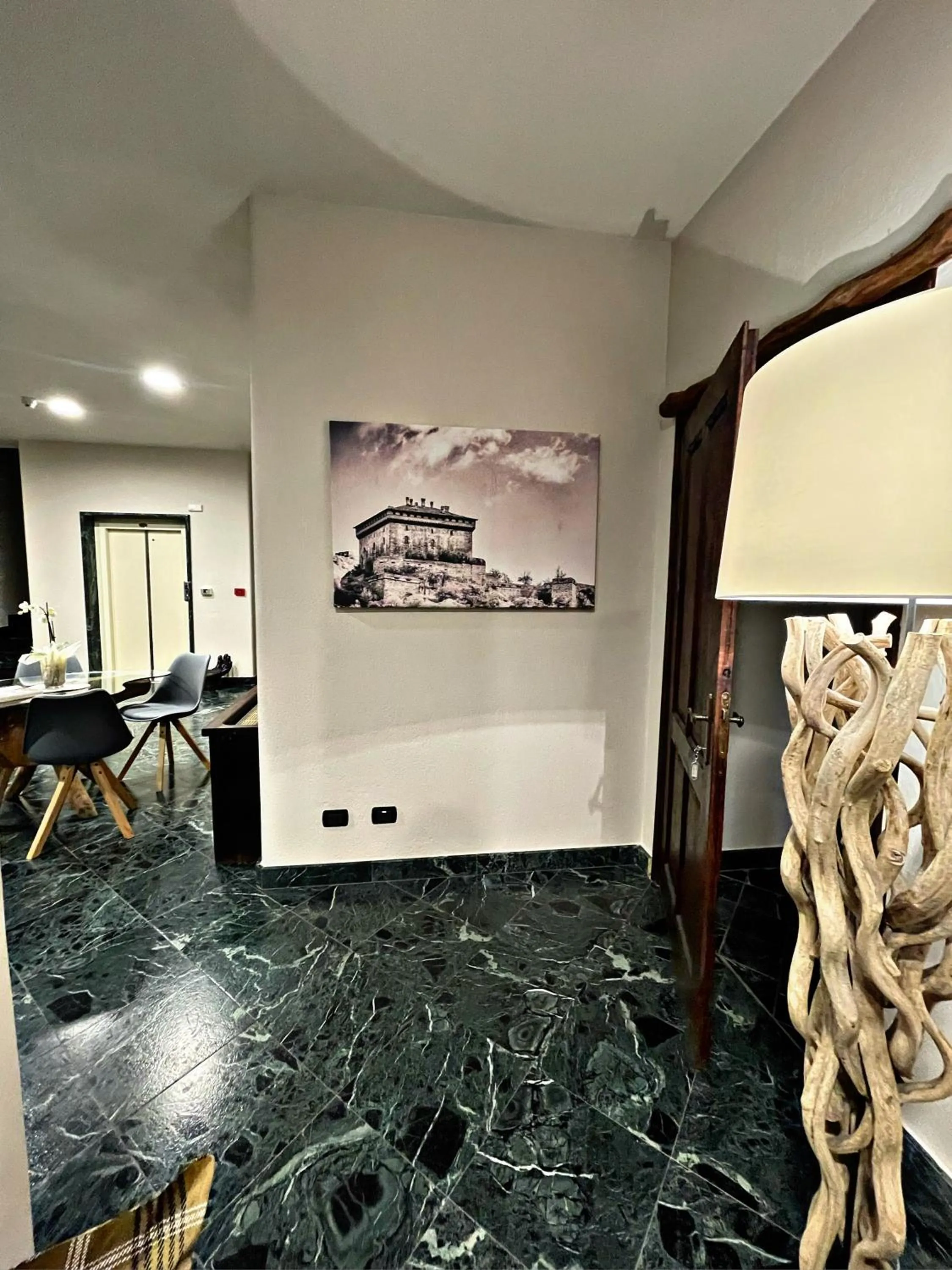 Lobby or reception in Essenza Hotel