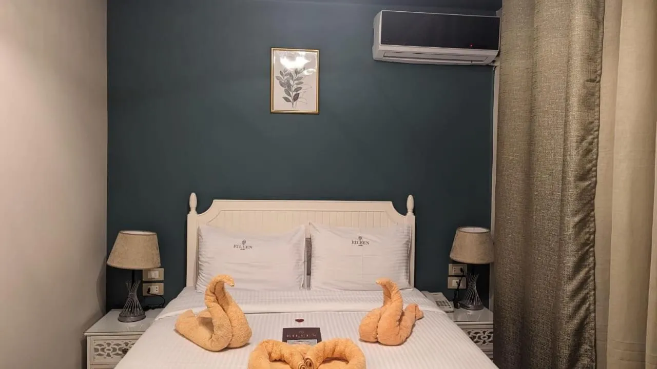 Bed in Eileen Hotel Cairo