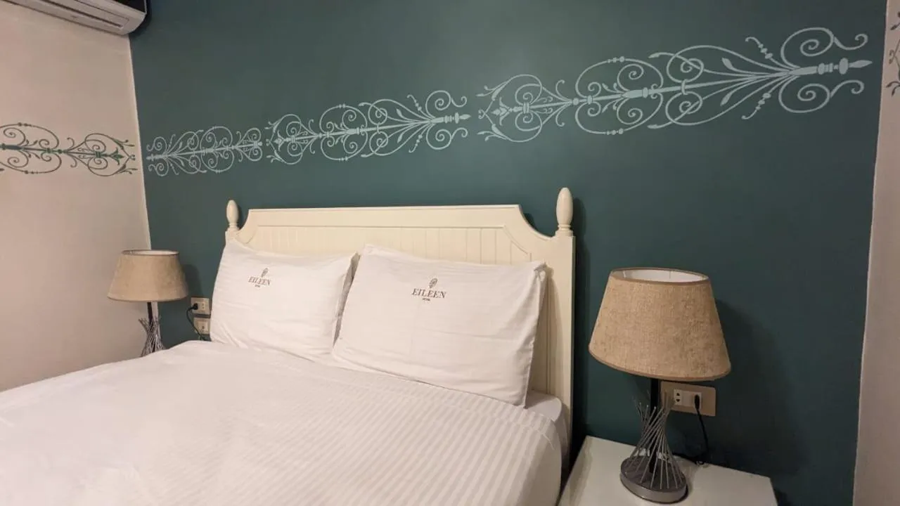 Bed in Eileen Hotel Cairo