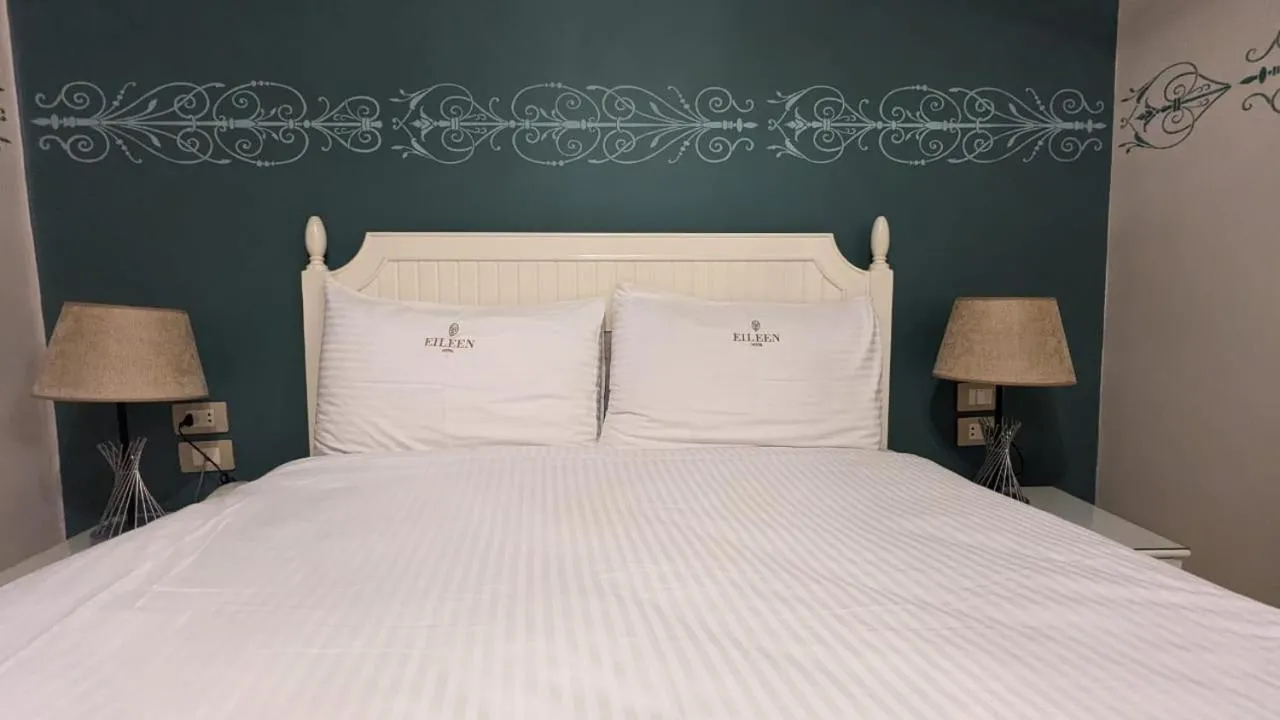 Bed in Eileen Hotel Cairo