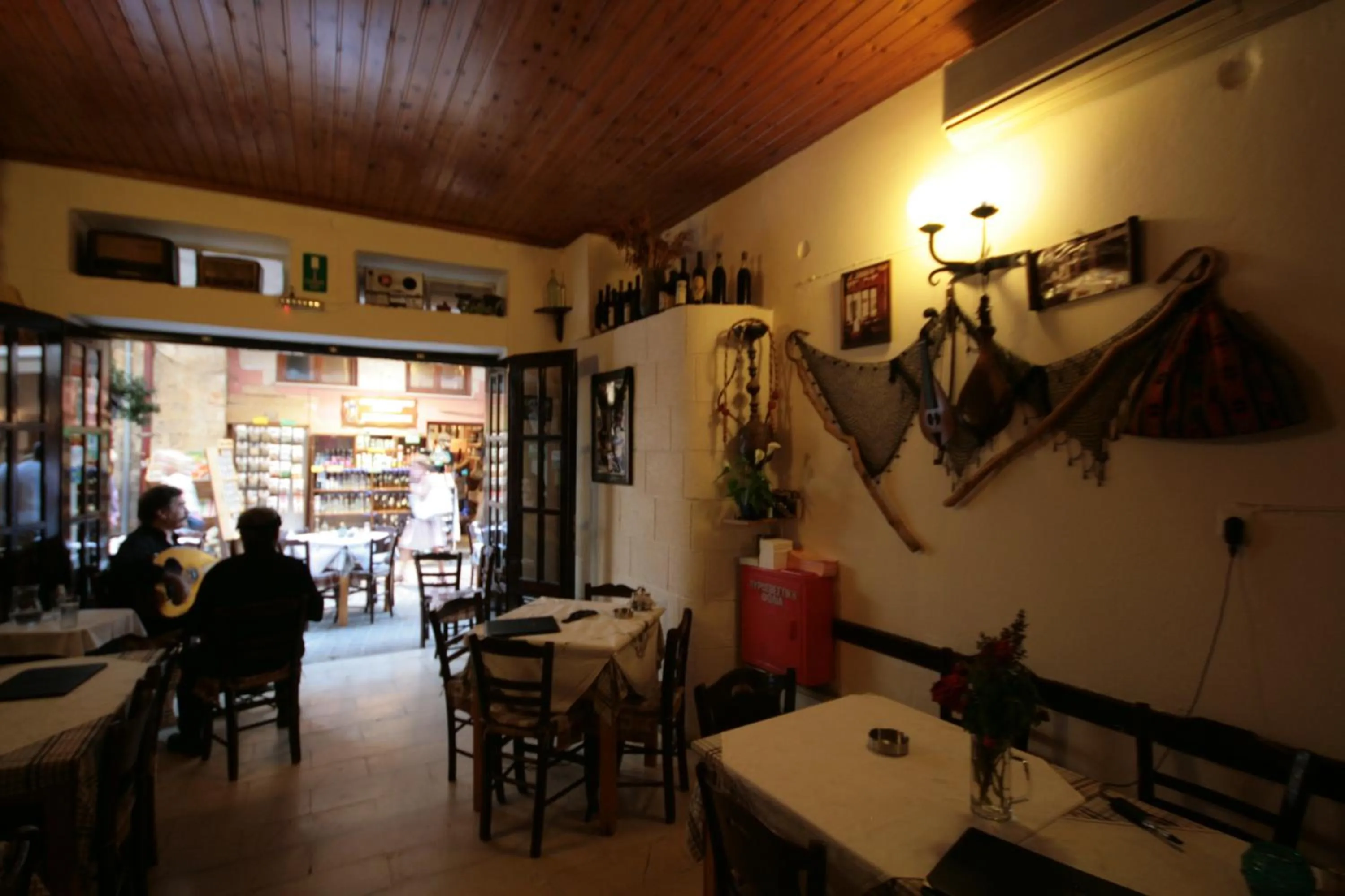 Restaurant/places to eat in Chania Rooms