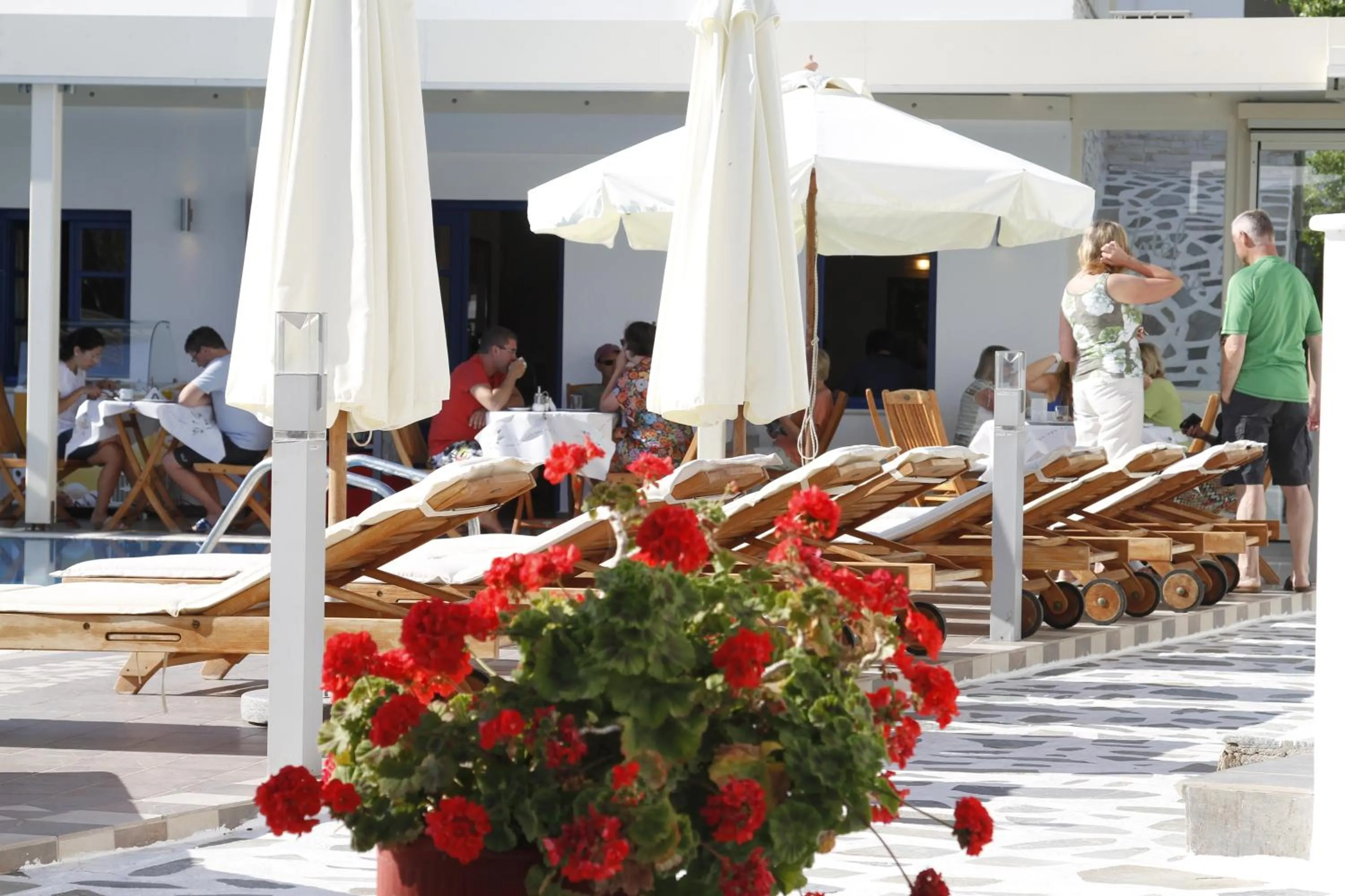 Restaurant/places to eat in Katerina Hotel