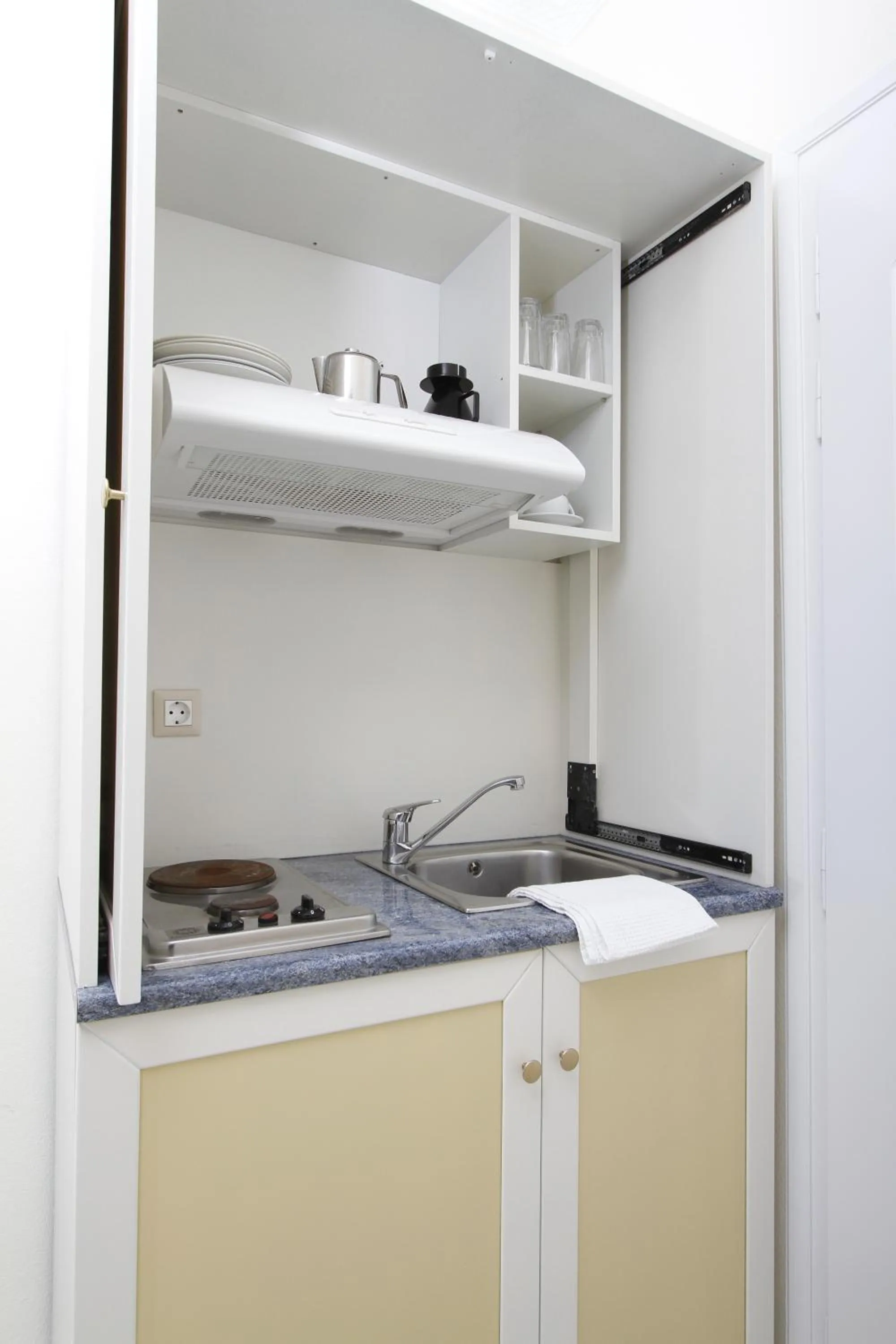 Kitchen or kitchenette in Katerina Hotel