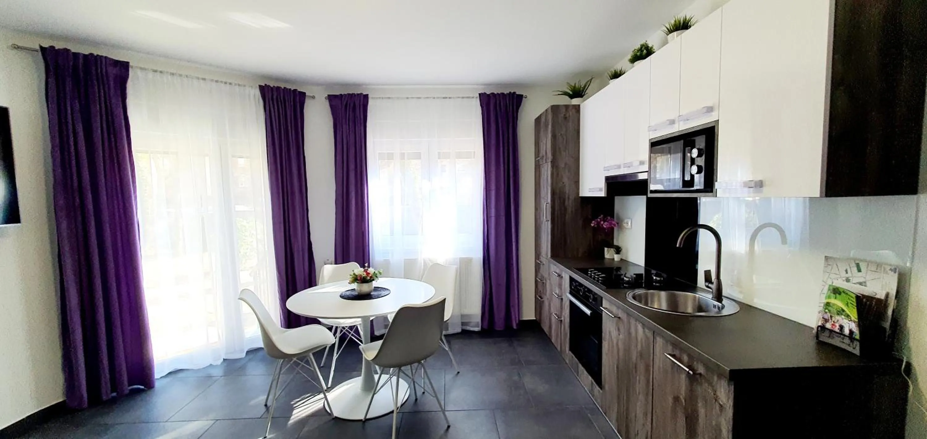 Kitchen or kitchenette in Blue Diamond ****