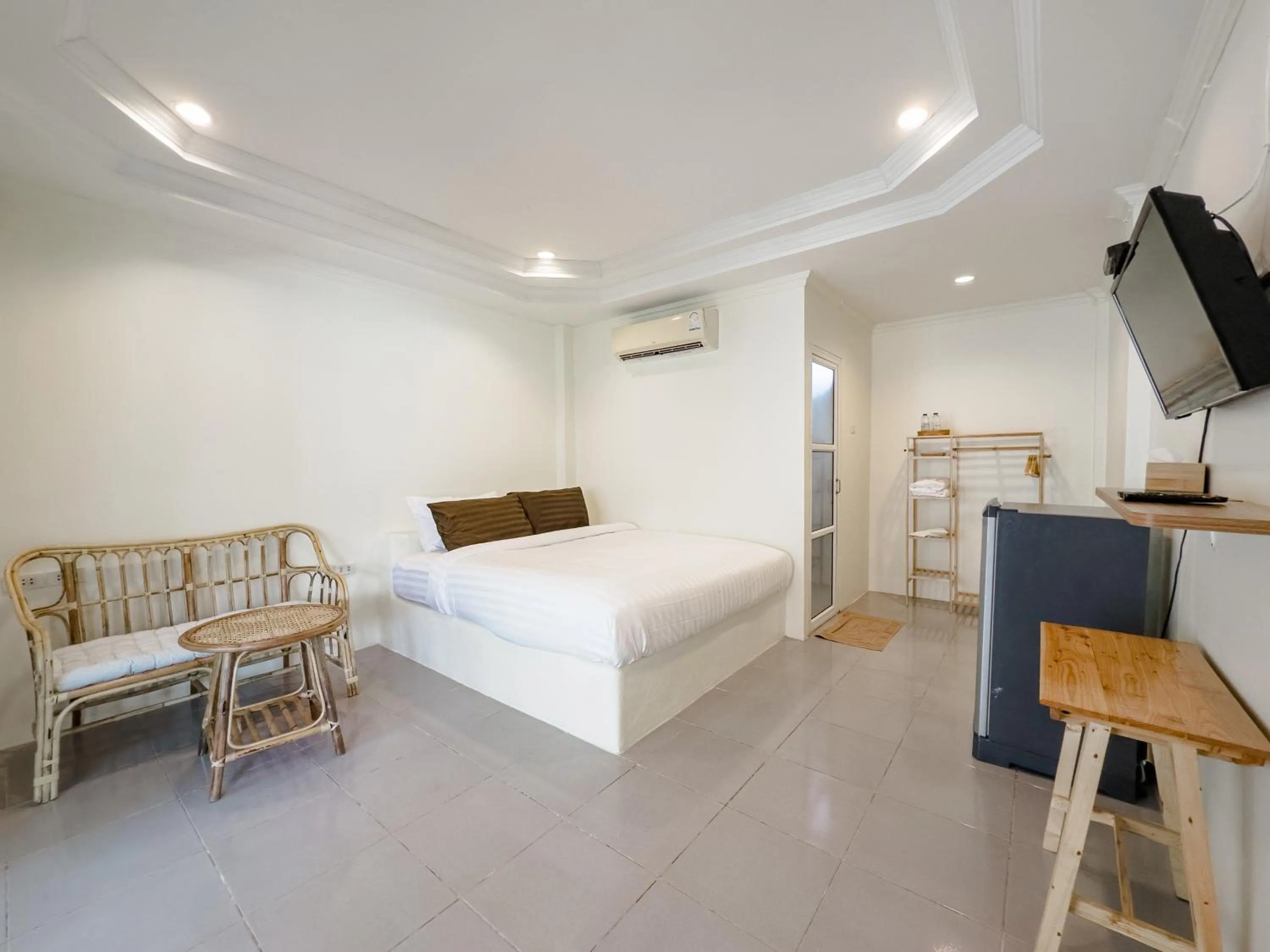 Bed in Sun and Sea KohLarn