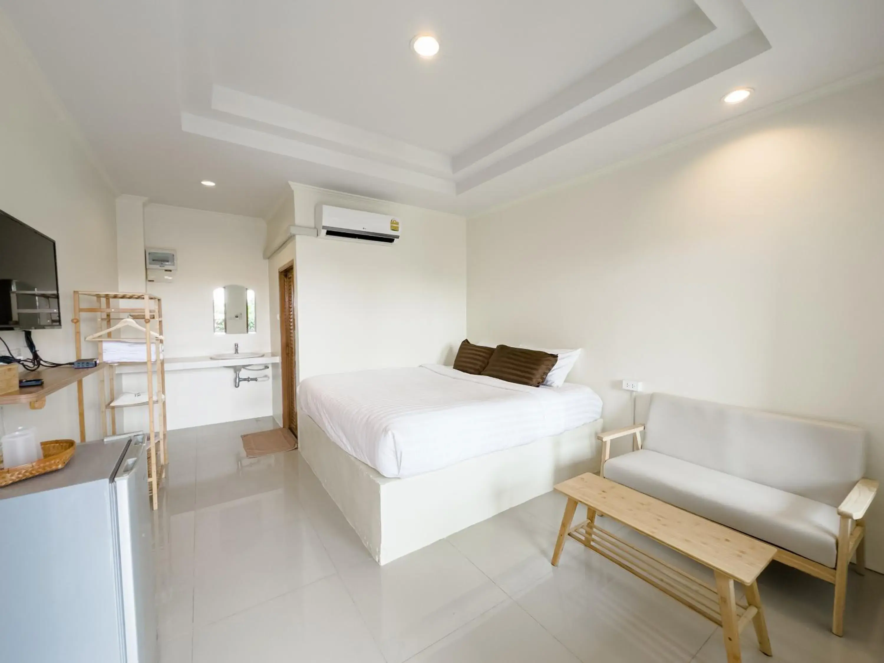 Standard Double Room in Sun and Sea KohLarn Standard Double Room in Sun and Sea KohLarn