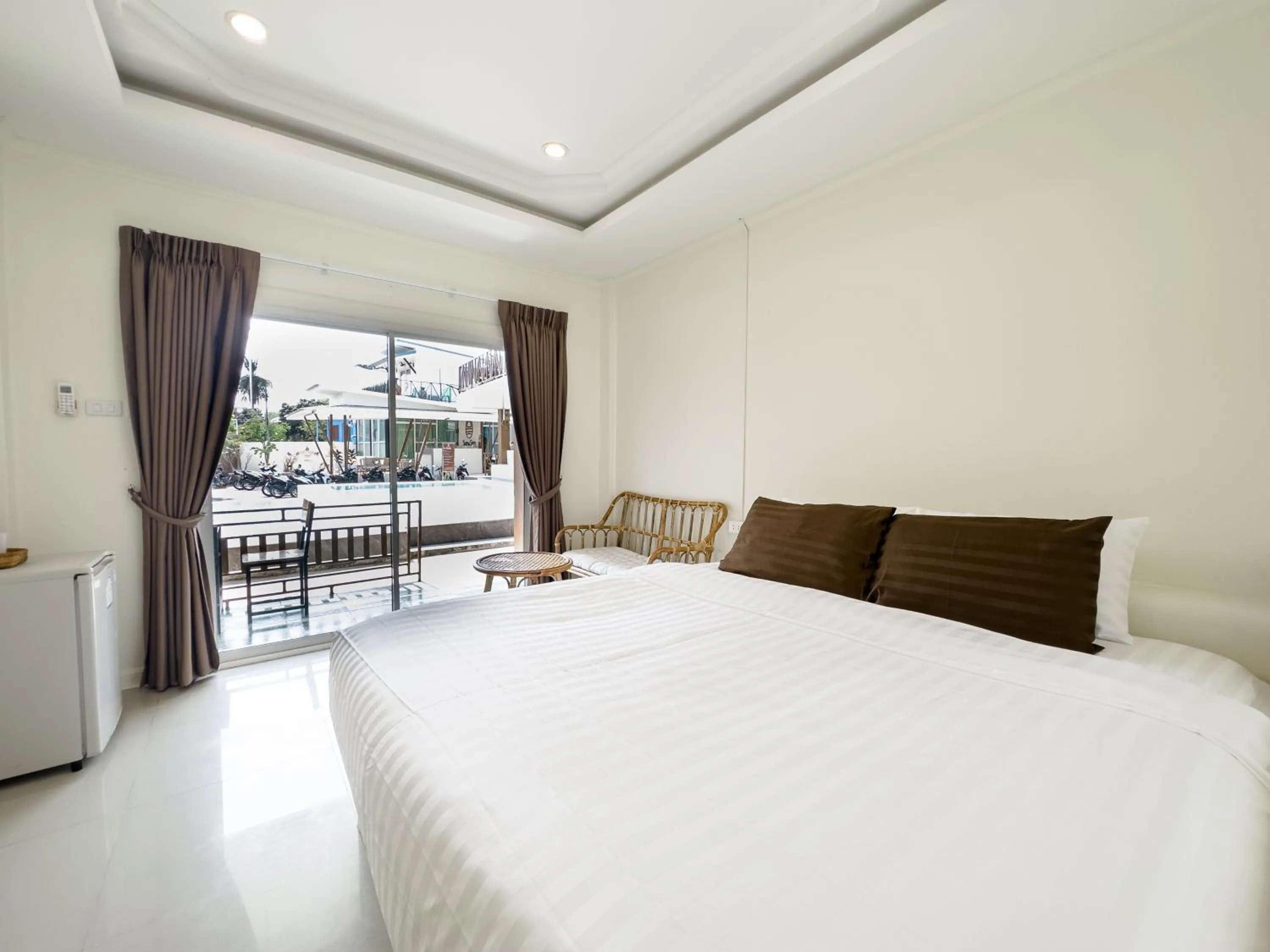 Bed in Sun and Sea KohLarn