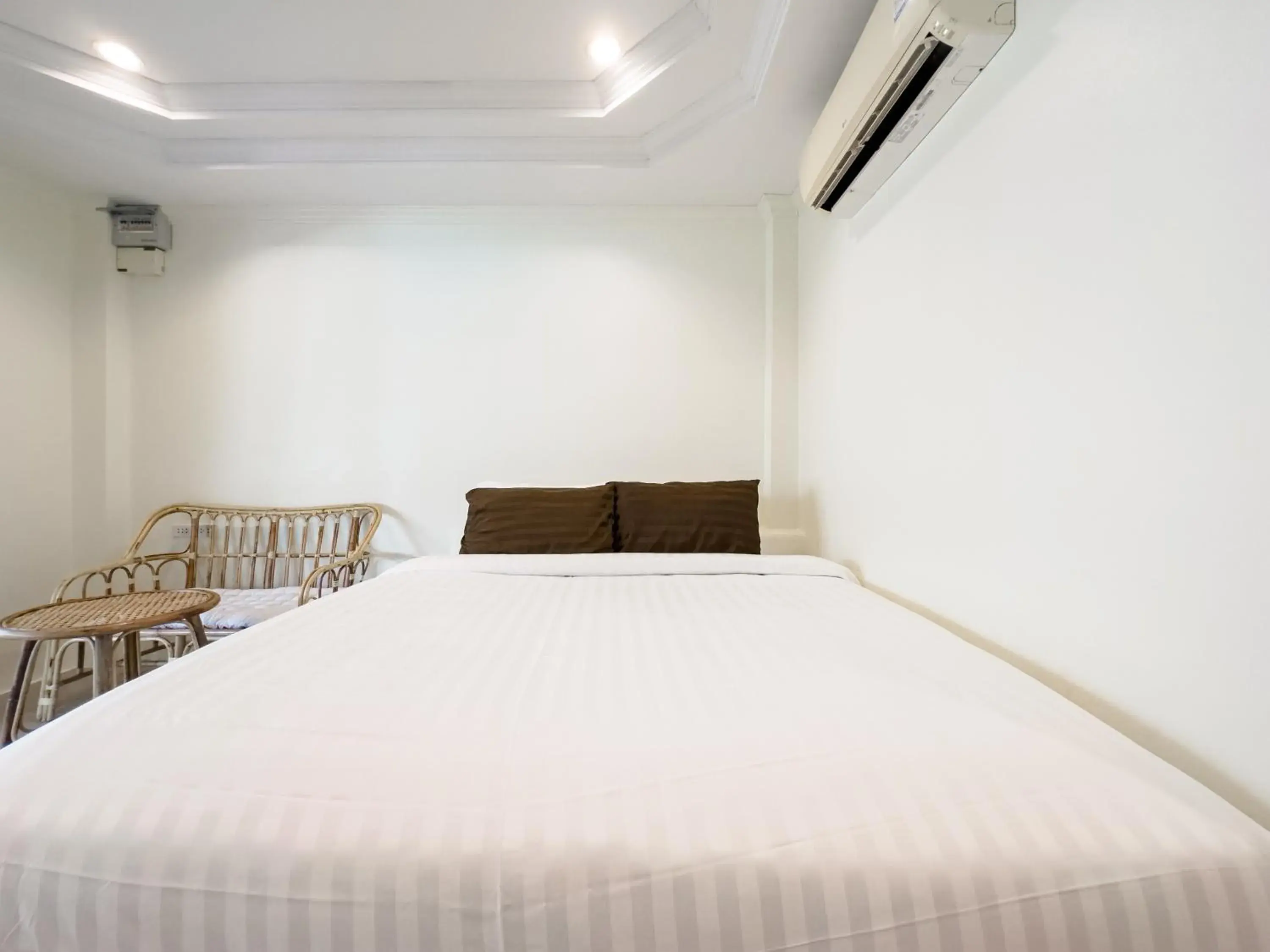 Deluxe Double Room in Sun and Sea KohLarn Deluxe Double Room in Sun and Sea KohLarn