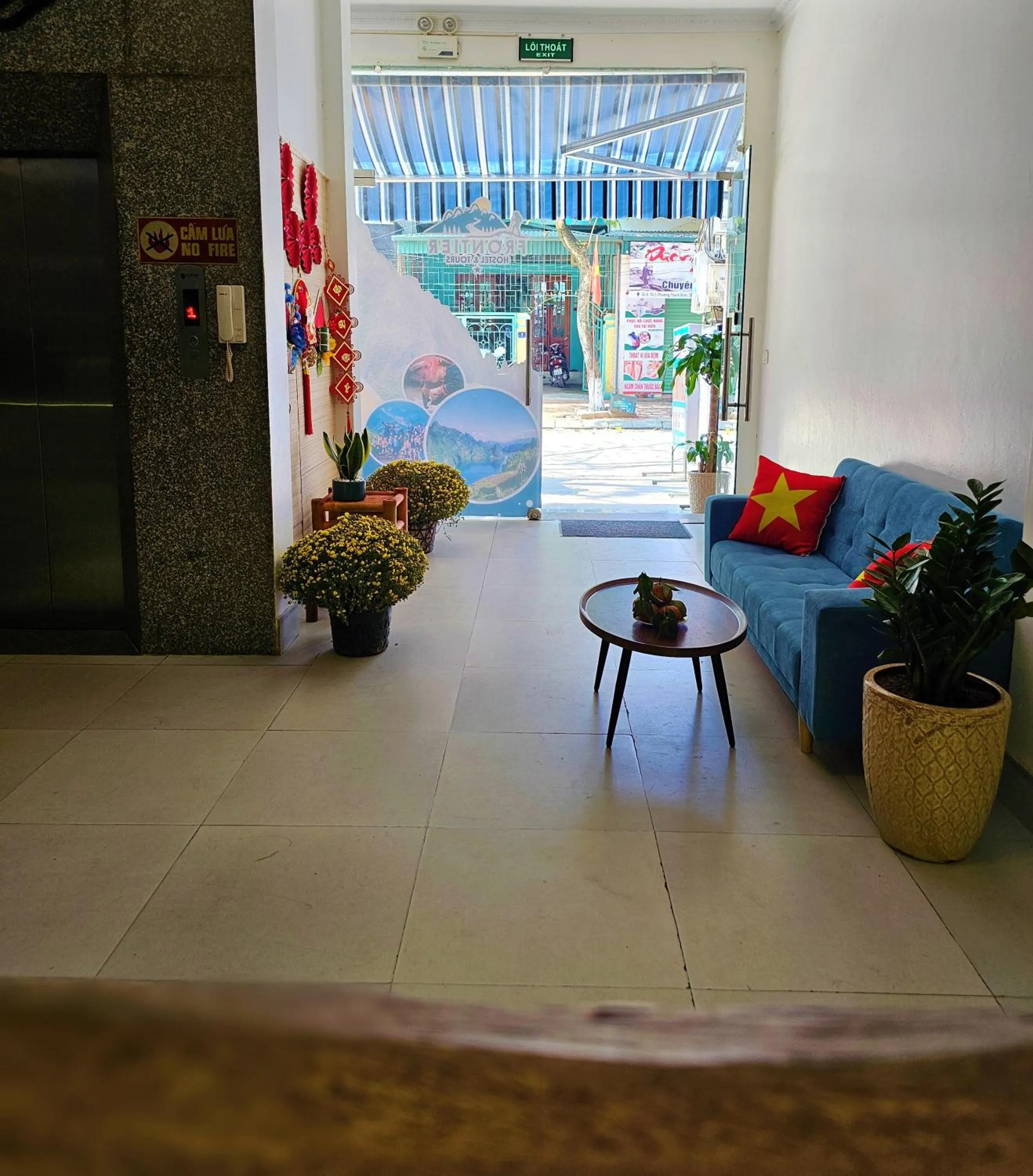 Frontier Hostel & Tours