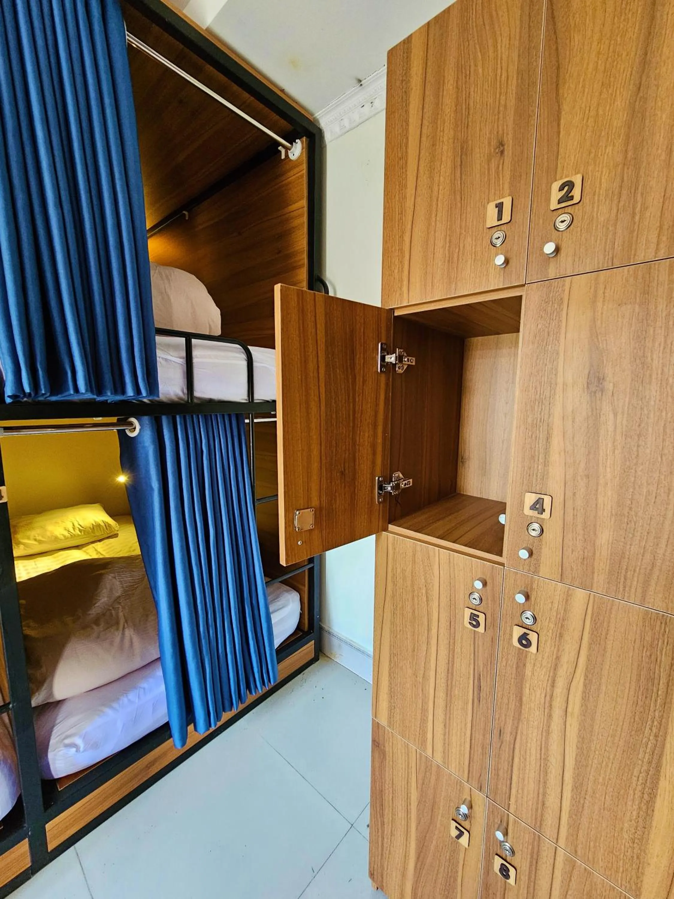 microwave, Bed in Frontier Hostel & Tours