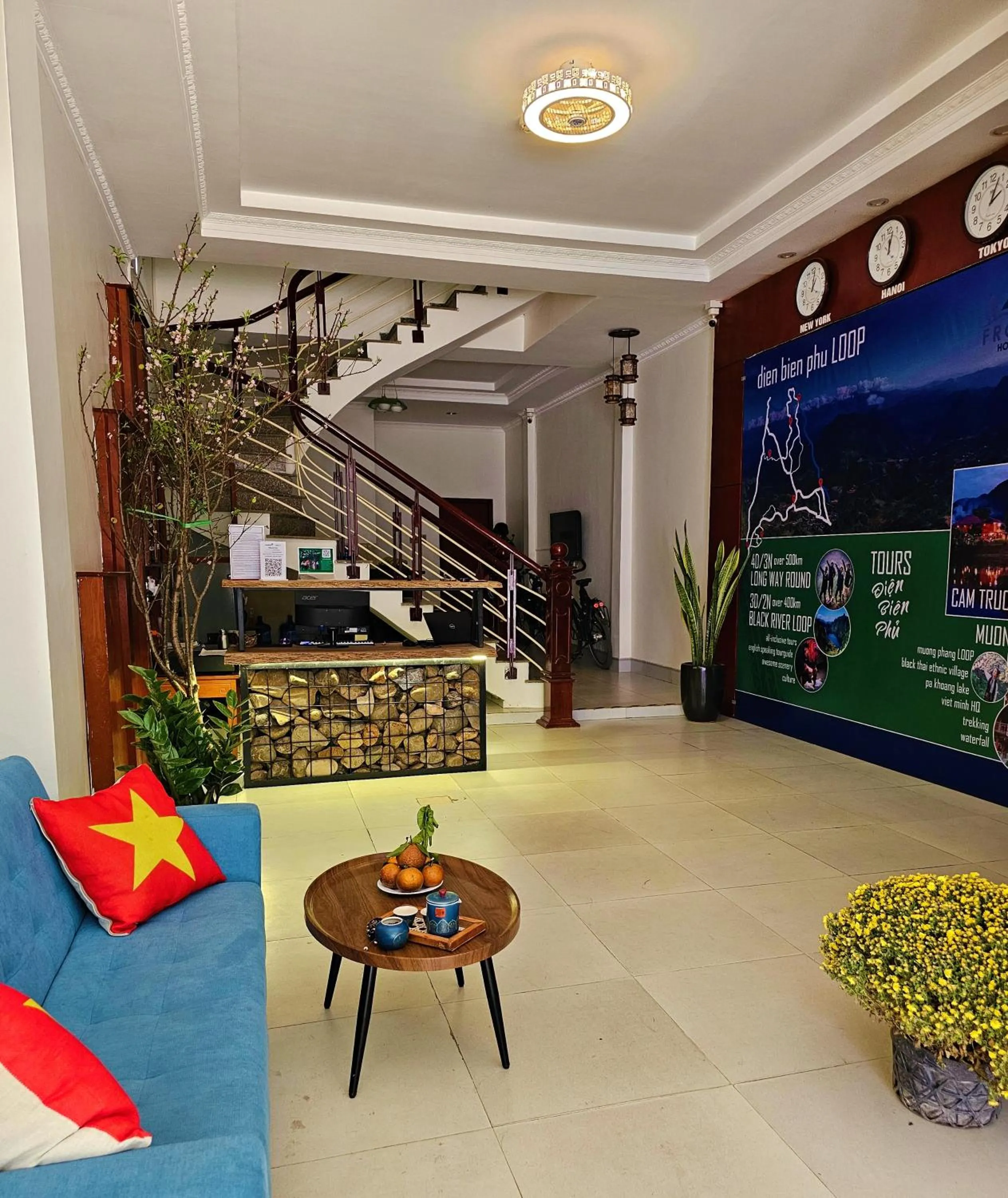 Frontier Hostel & Tours