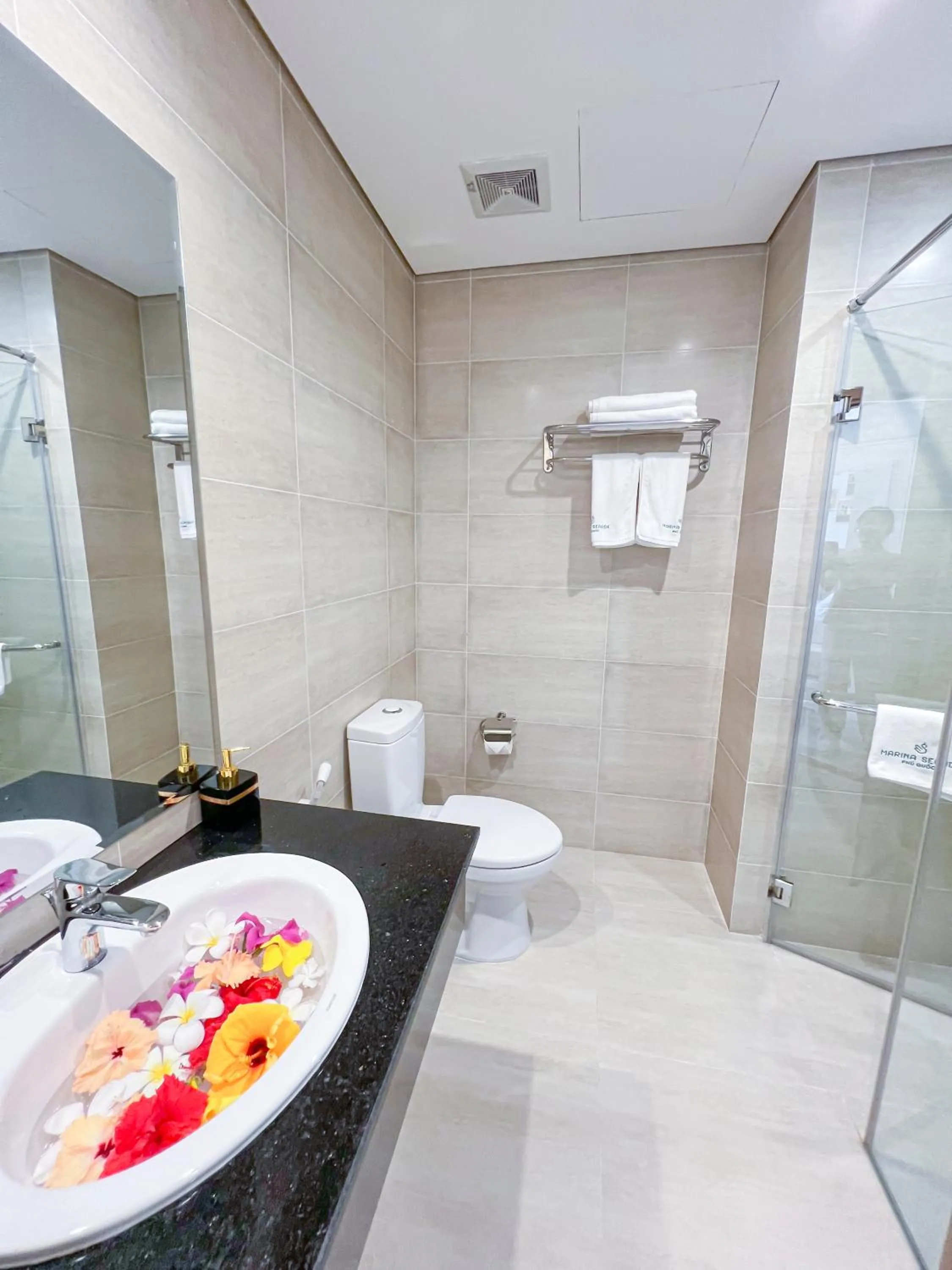 Shower in MARINA SEASIDE BOUTIQUE HOTEL PHU QUOC - Early Checkin