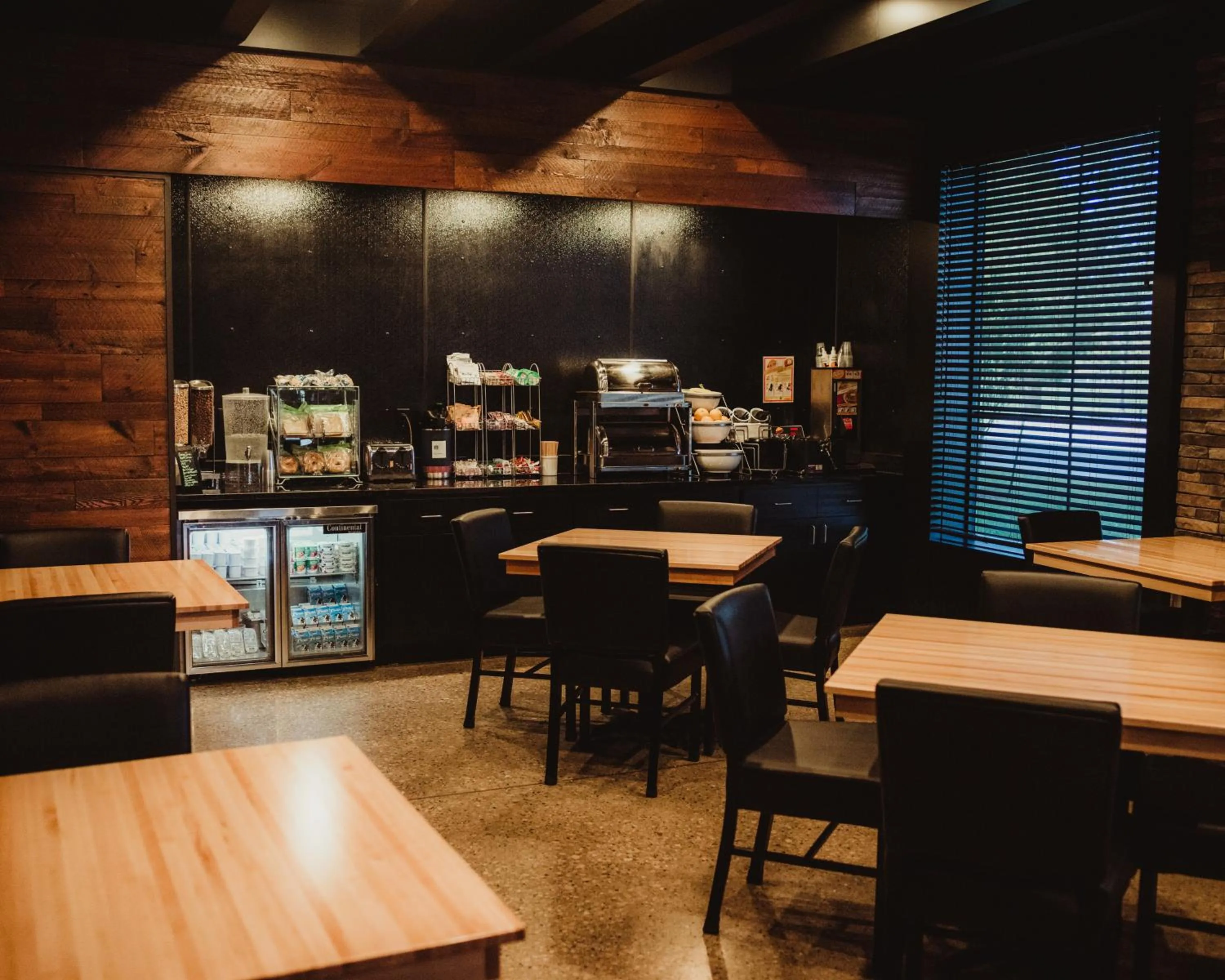 Breakfast in Cobblestone Hotel & Suites - Ottumwa