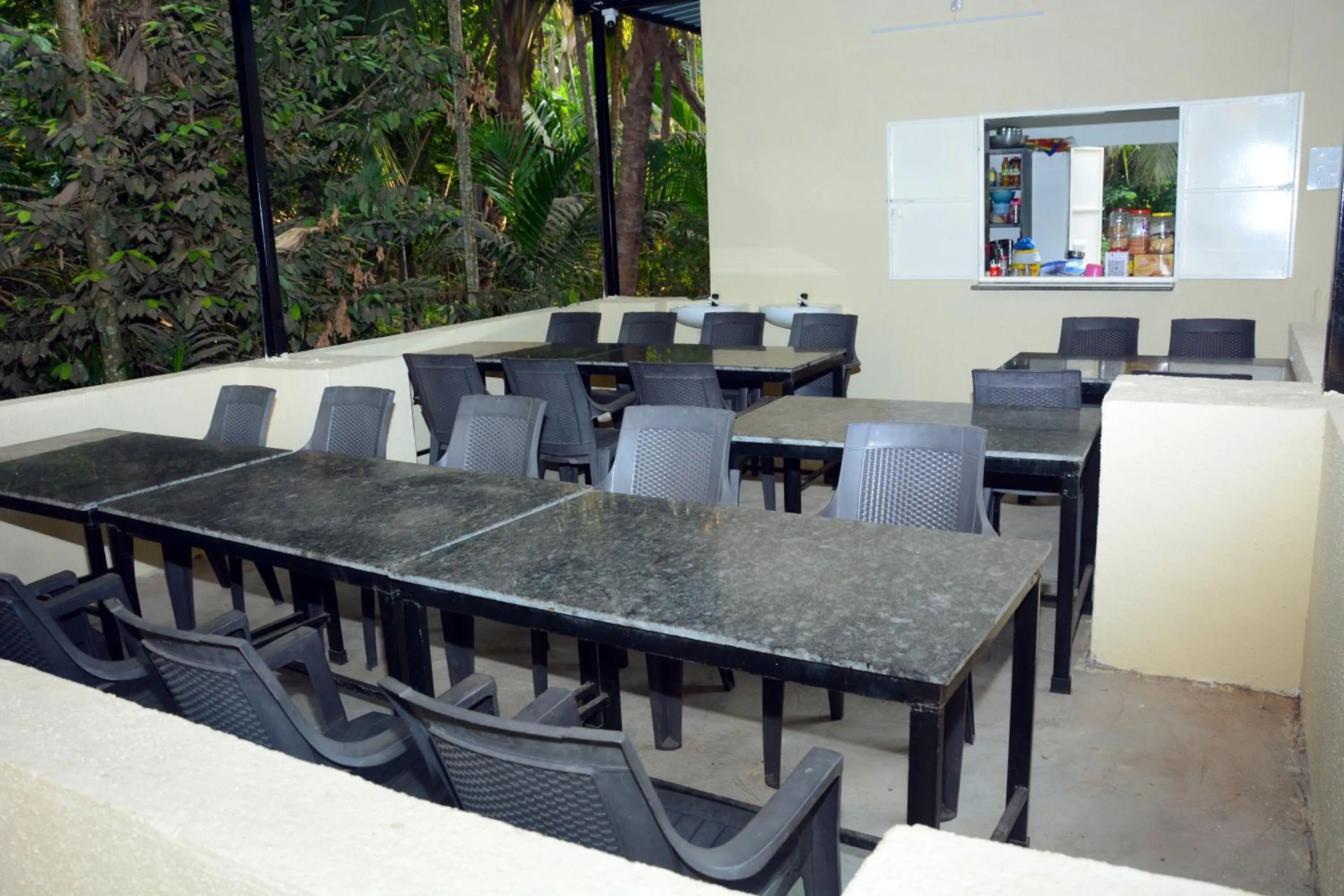Restaurant/places to eat in Shree Swami Samarth Resort