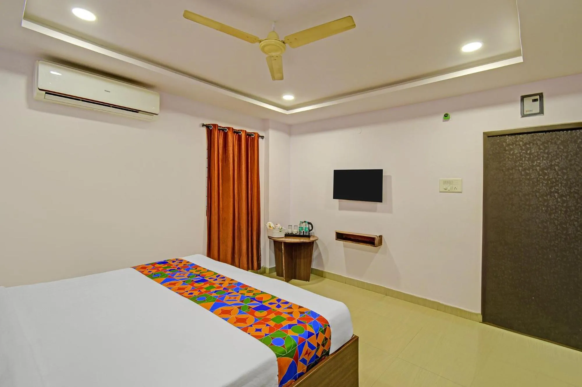 Bed in FabHotel VSR International
