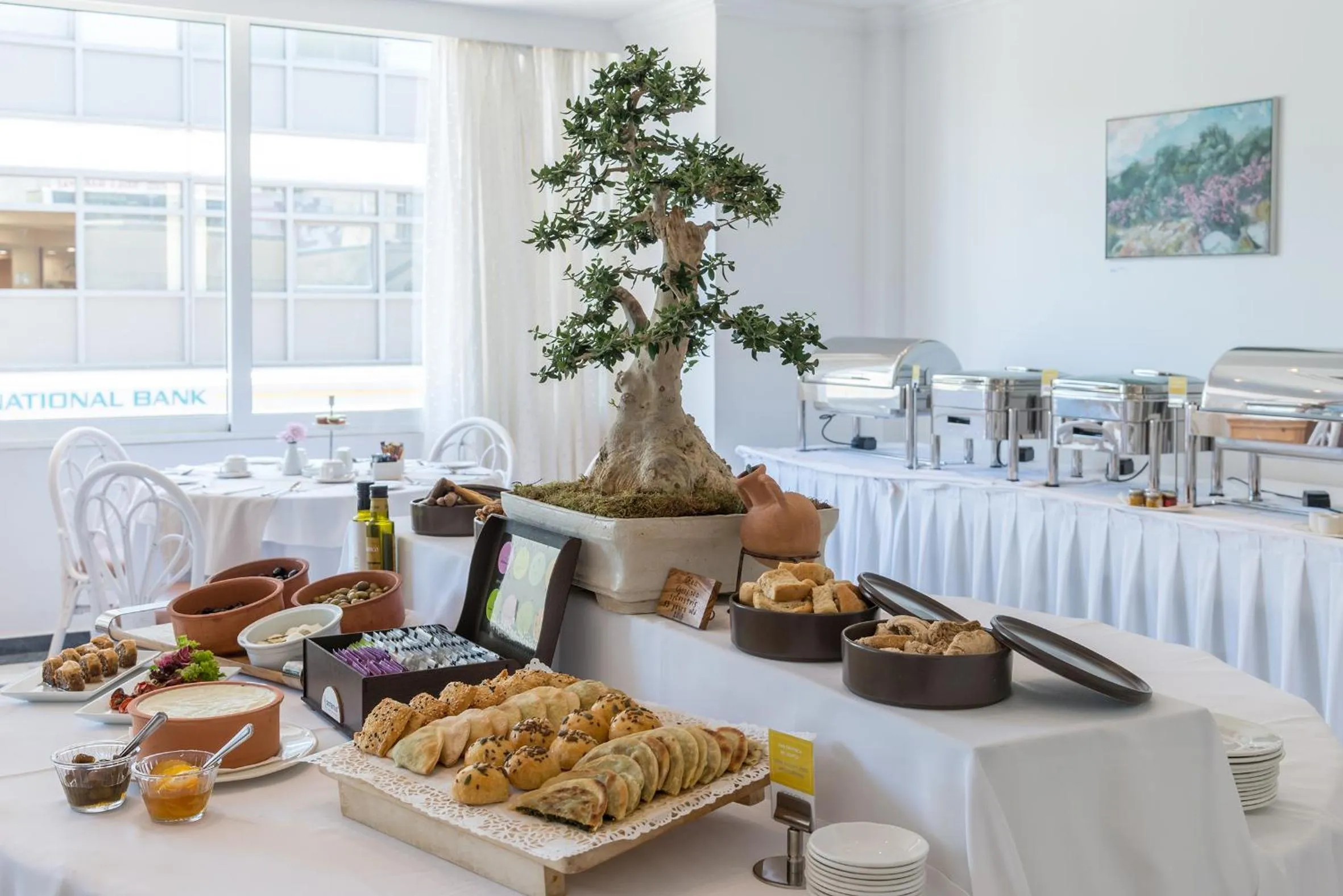 Restaurant/places to eat in Kydon The Heart City Hotel