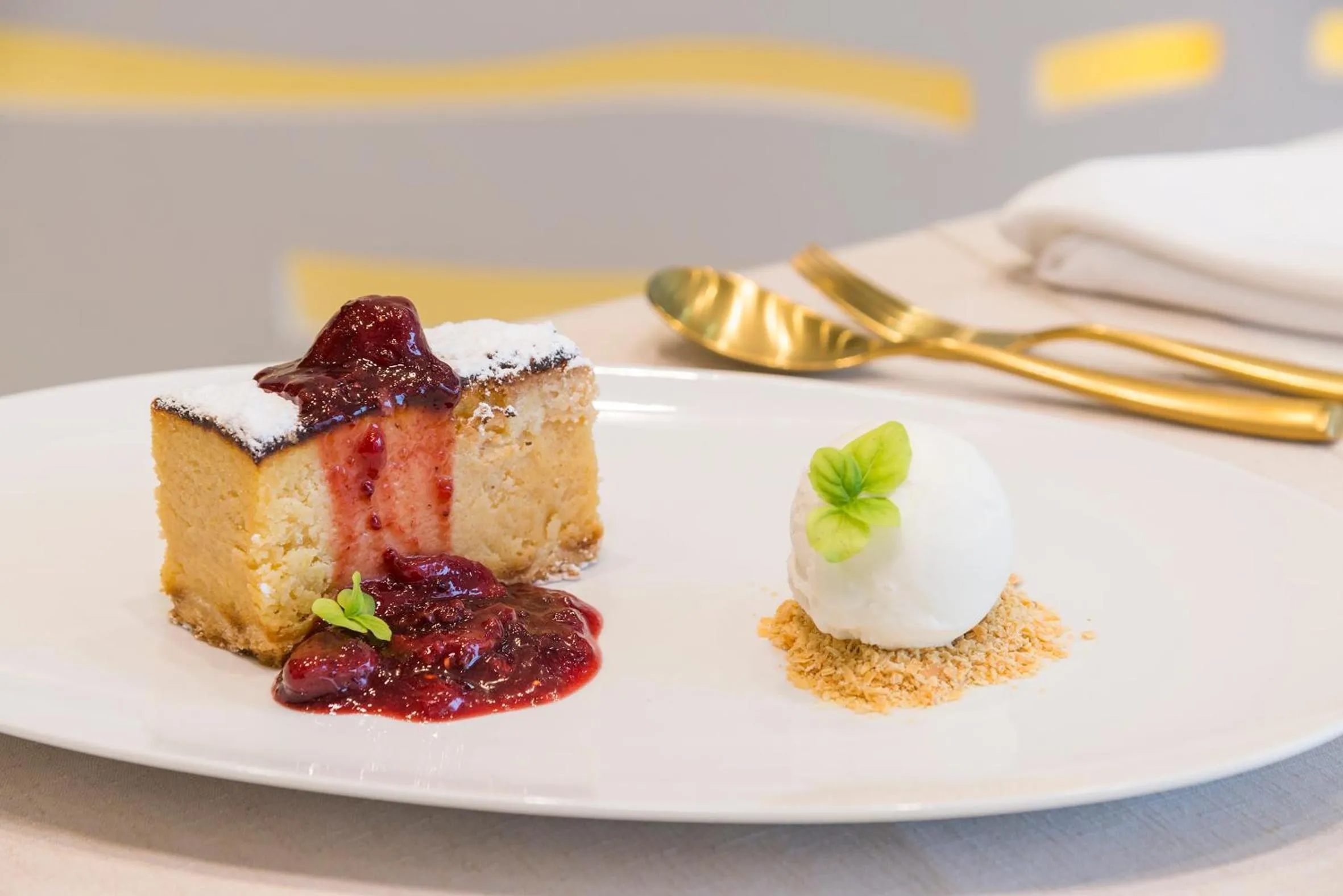 Restaurant/places to eat in Kydon The Heart City Hotel