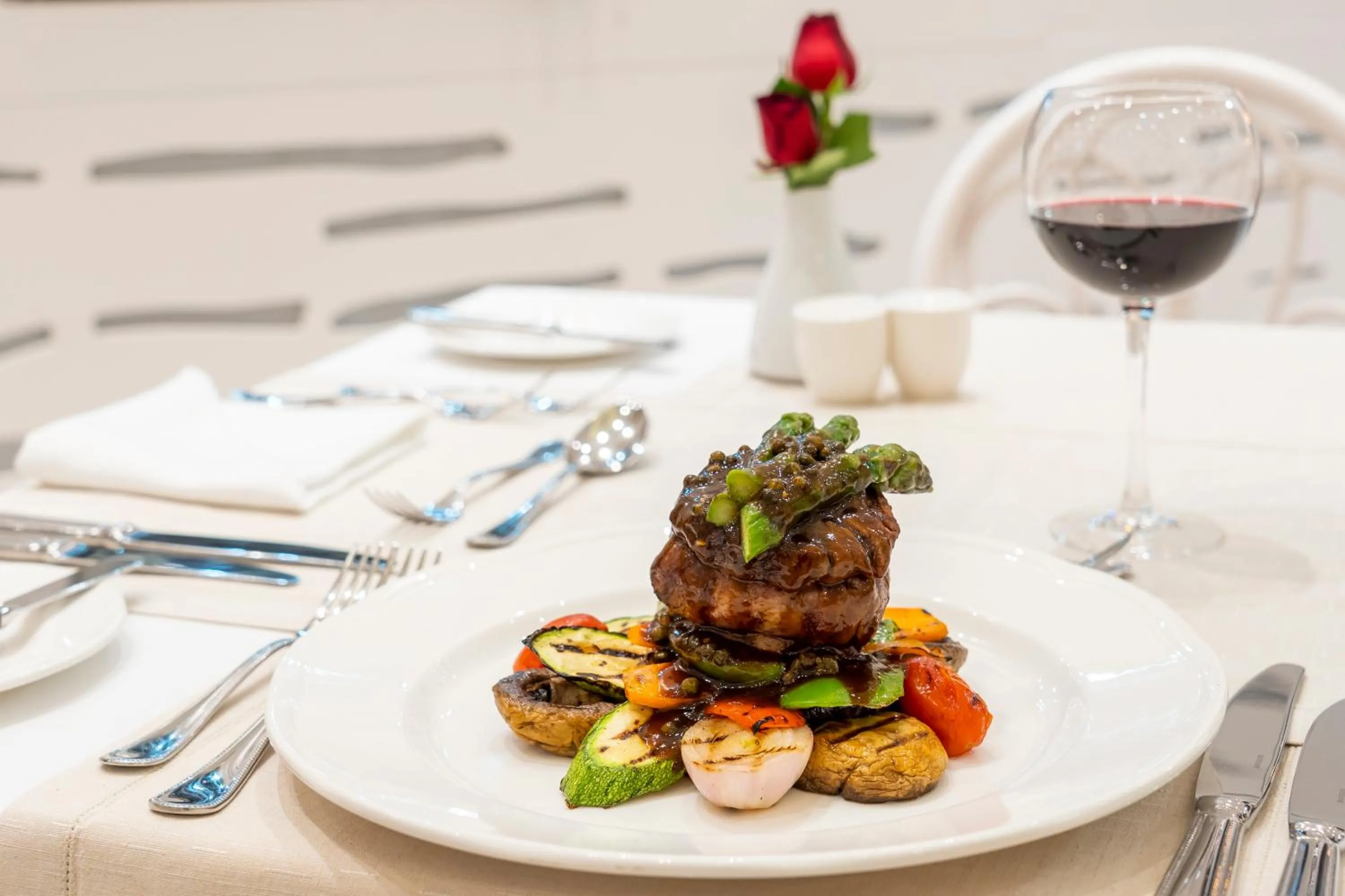 Restaurant/places to eat in Kydon The Heart City Hotel