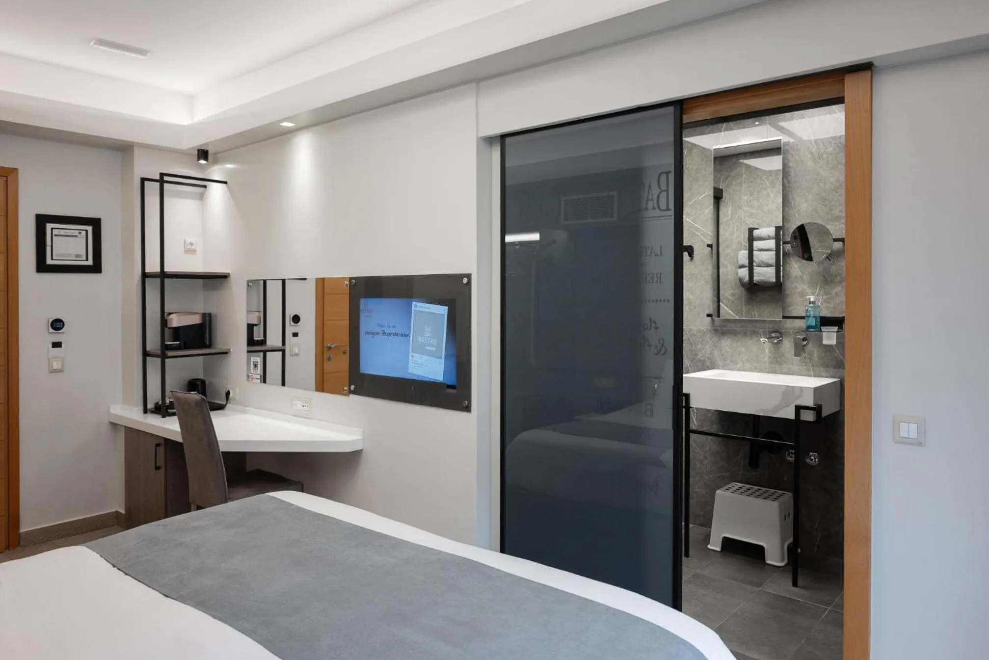 Bedroom, Bed in Kastro Hotel