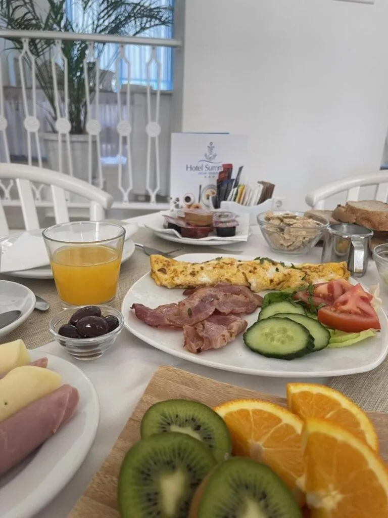 Breakfast in Hotel Summery
