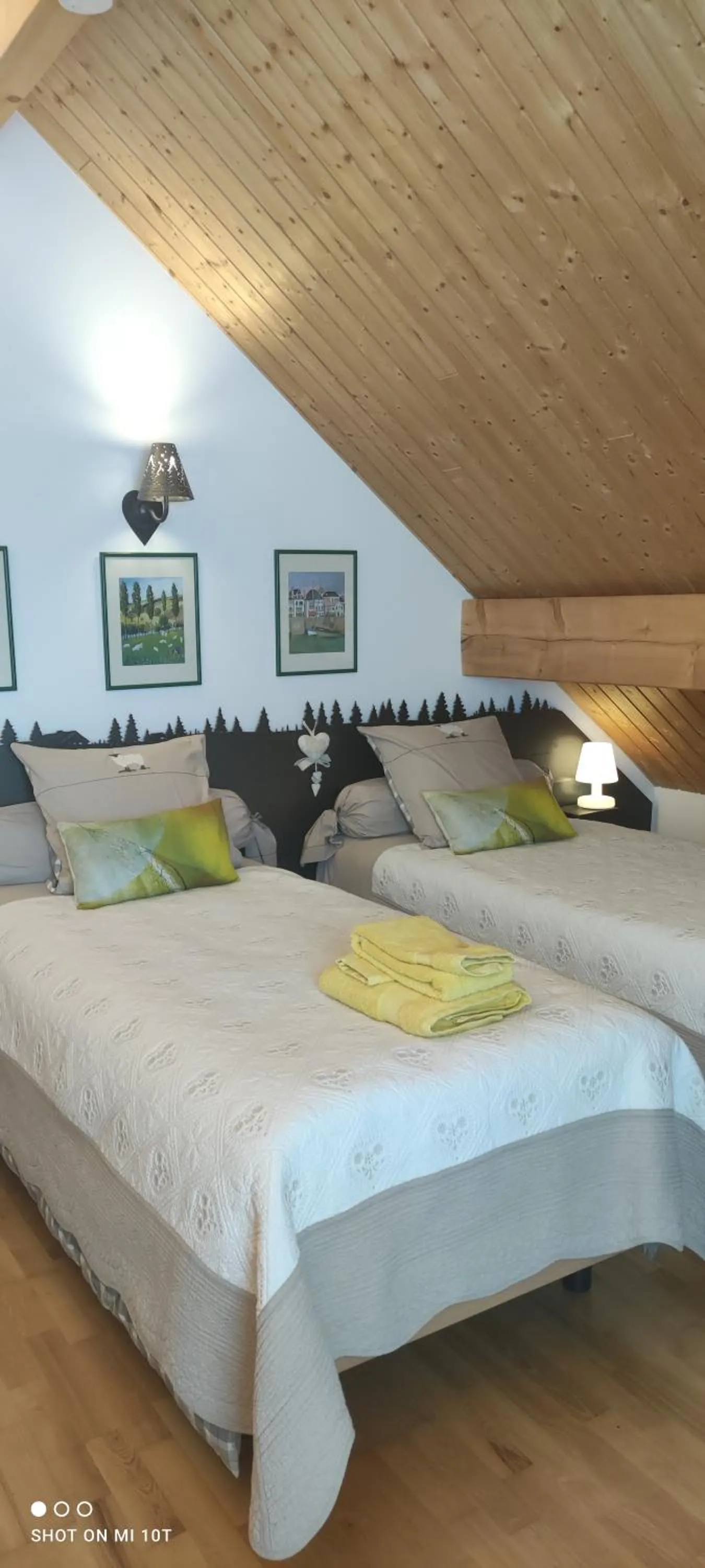 Photo of the whole room, Bed in Chambres d'hôtes Au Doubs Murmure