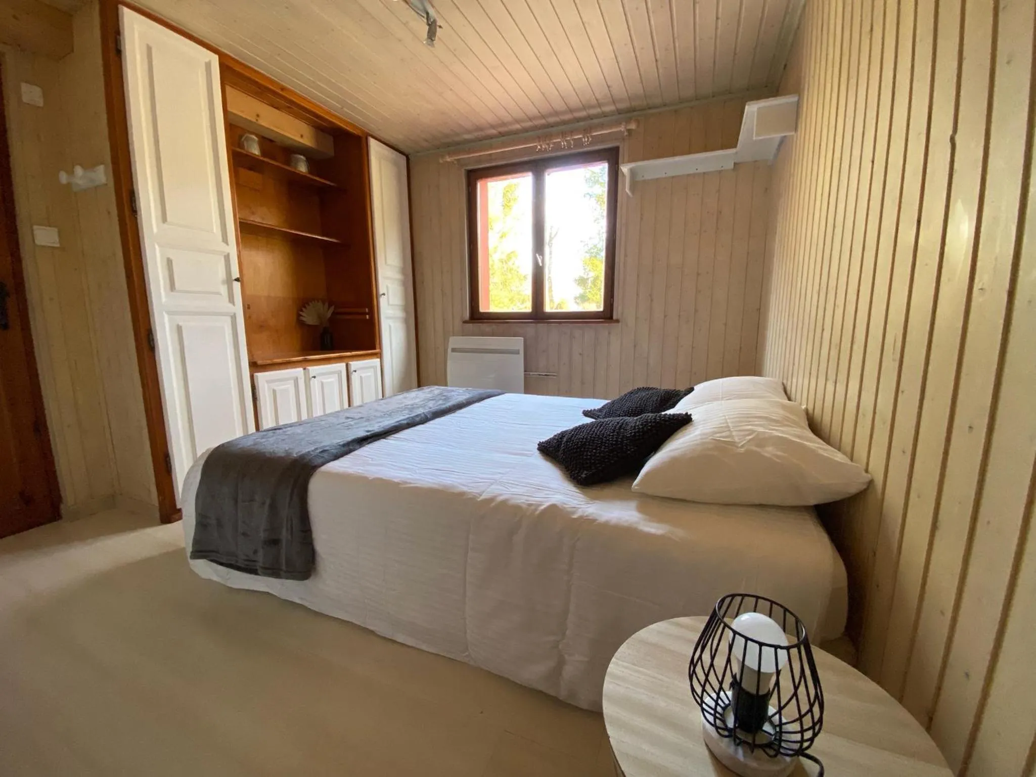 Bedroom, Bed in Chalet les Bleuets 12p - babyfoot & Wii