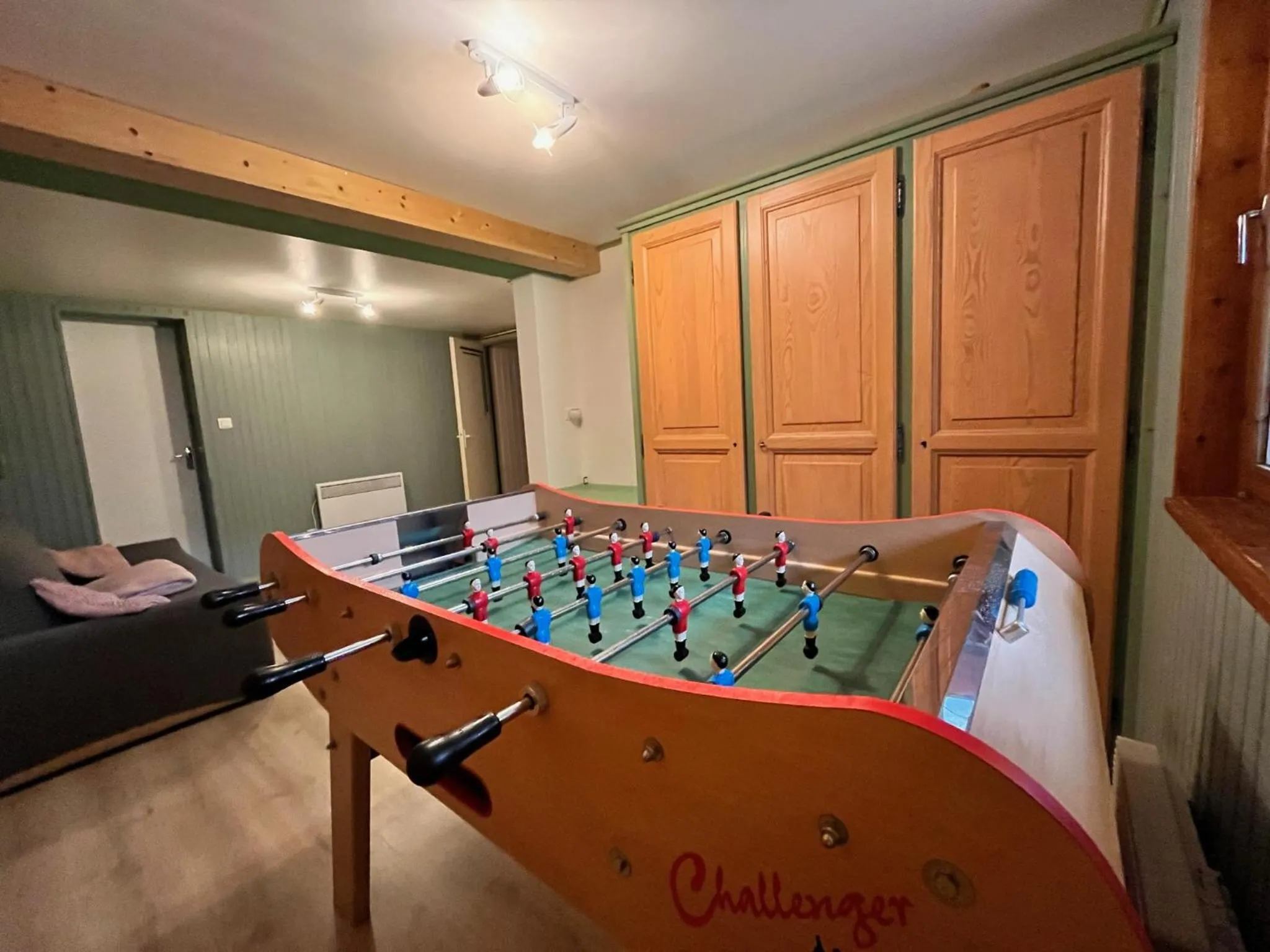 Game Room in Chalet les Bleuets 12p - babyfoot & Wii