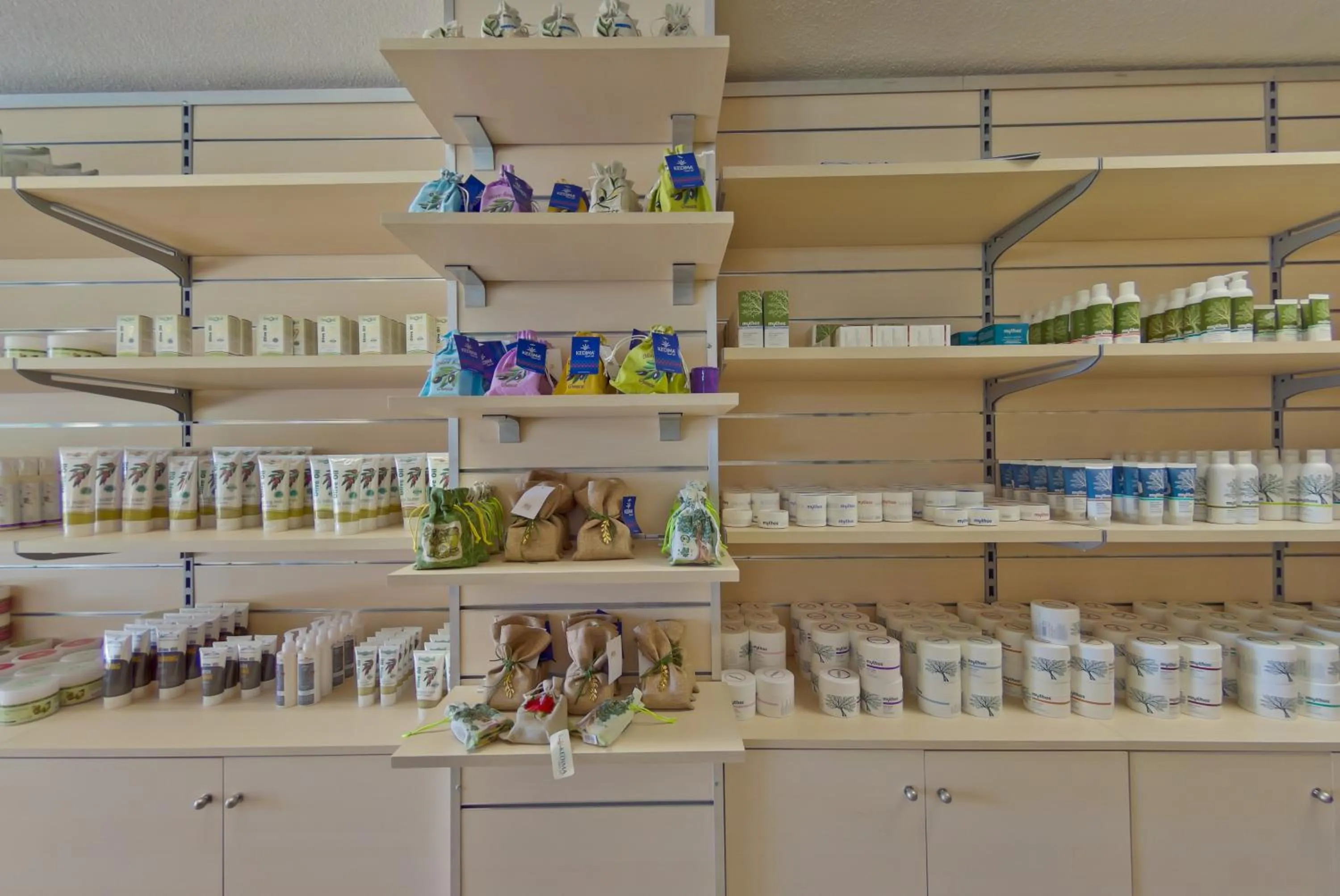 On-site shops in Palmariva Beach Hotel