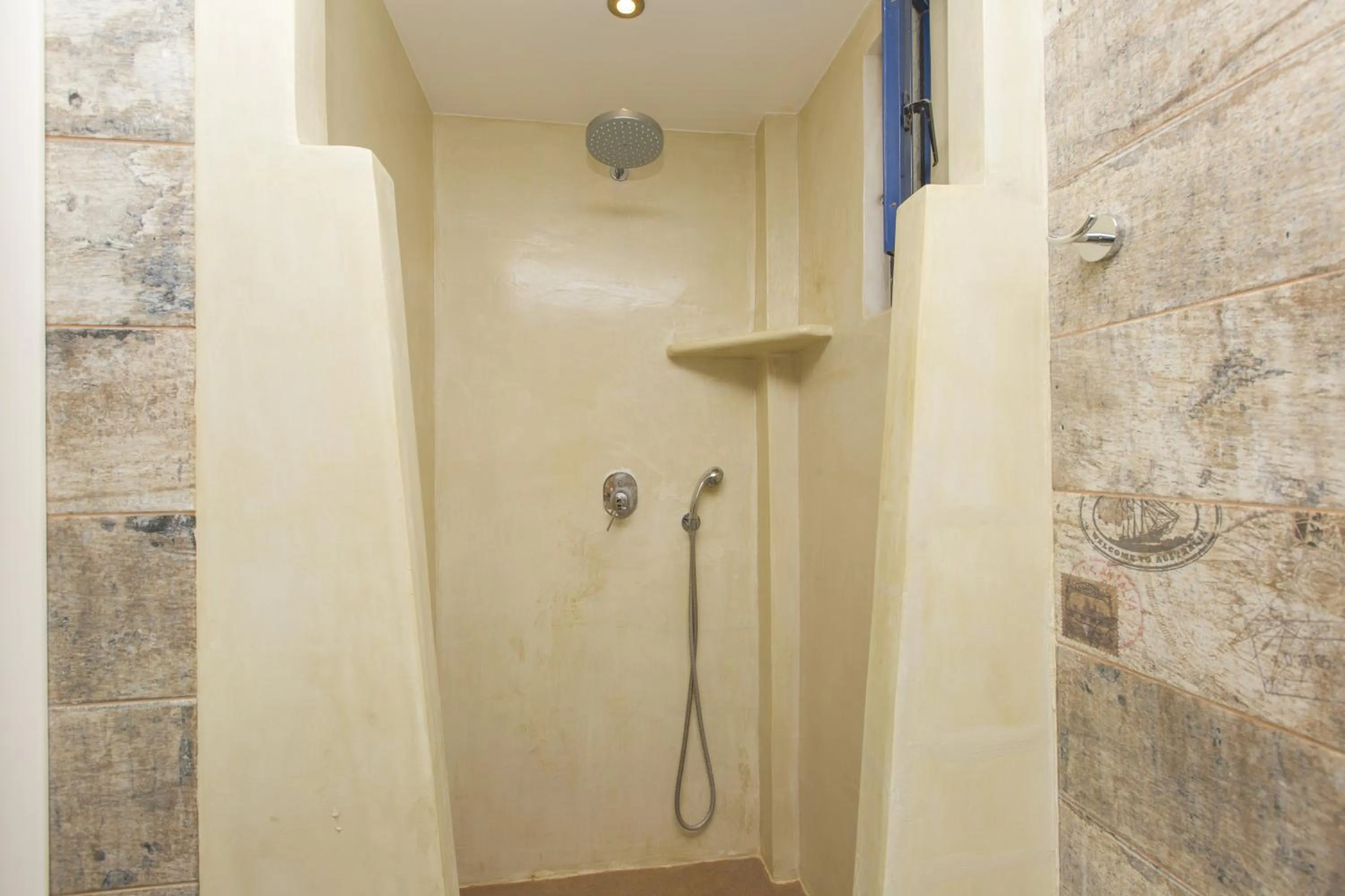 Shower in Korali Palace