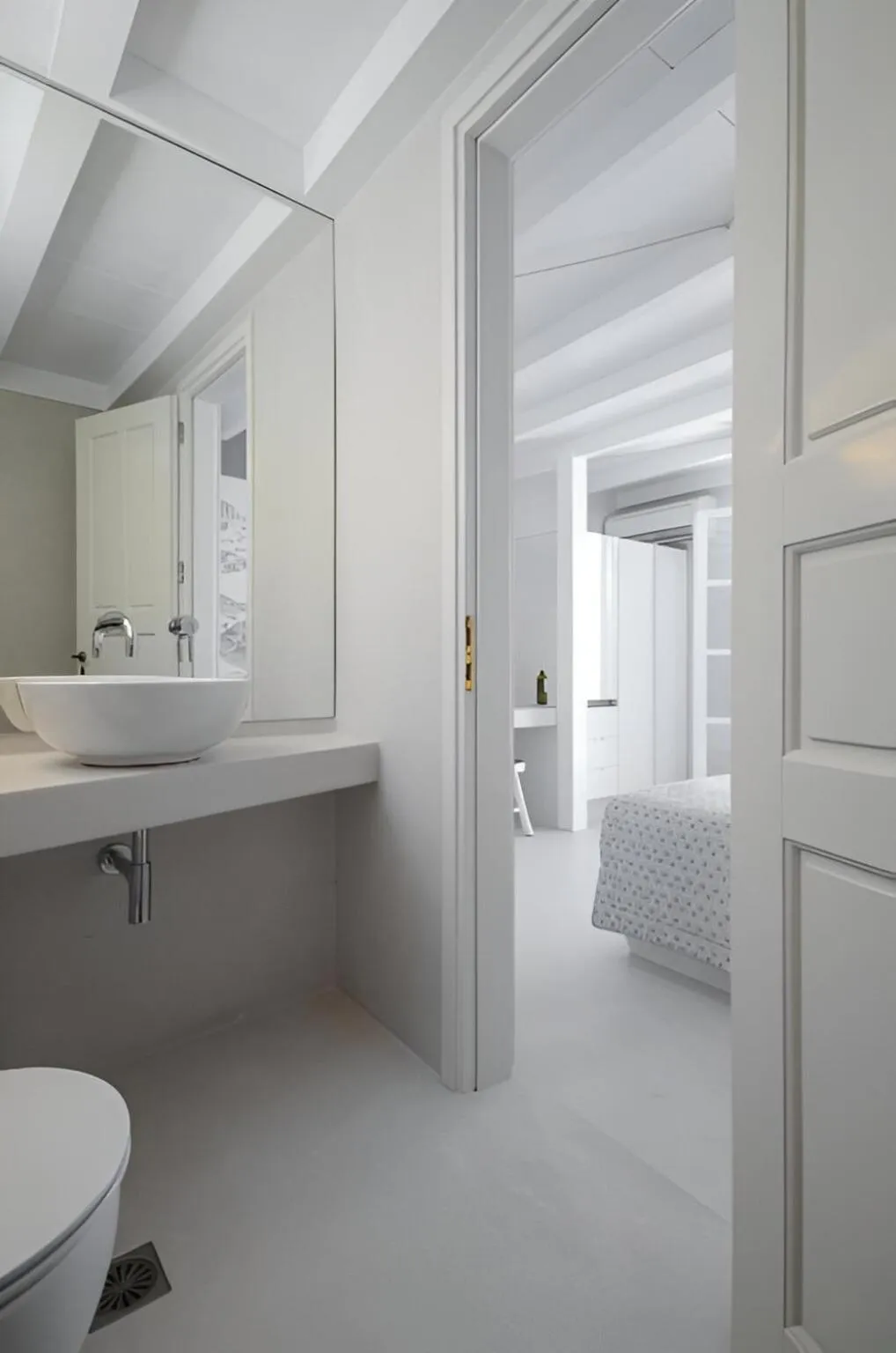 Toilet in Antony Suites (Adults Only)