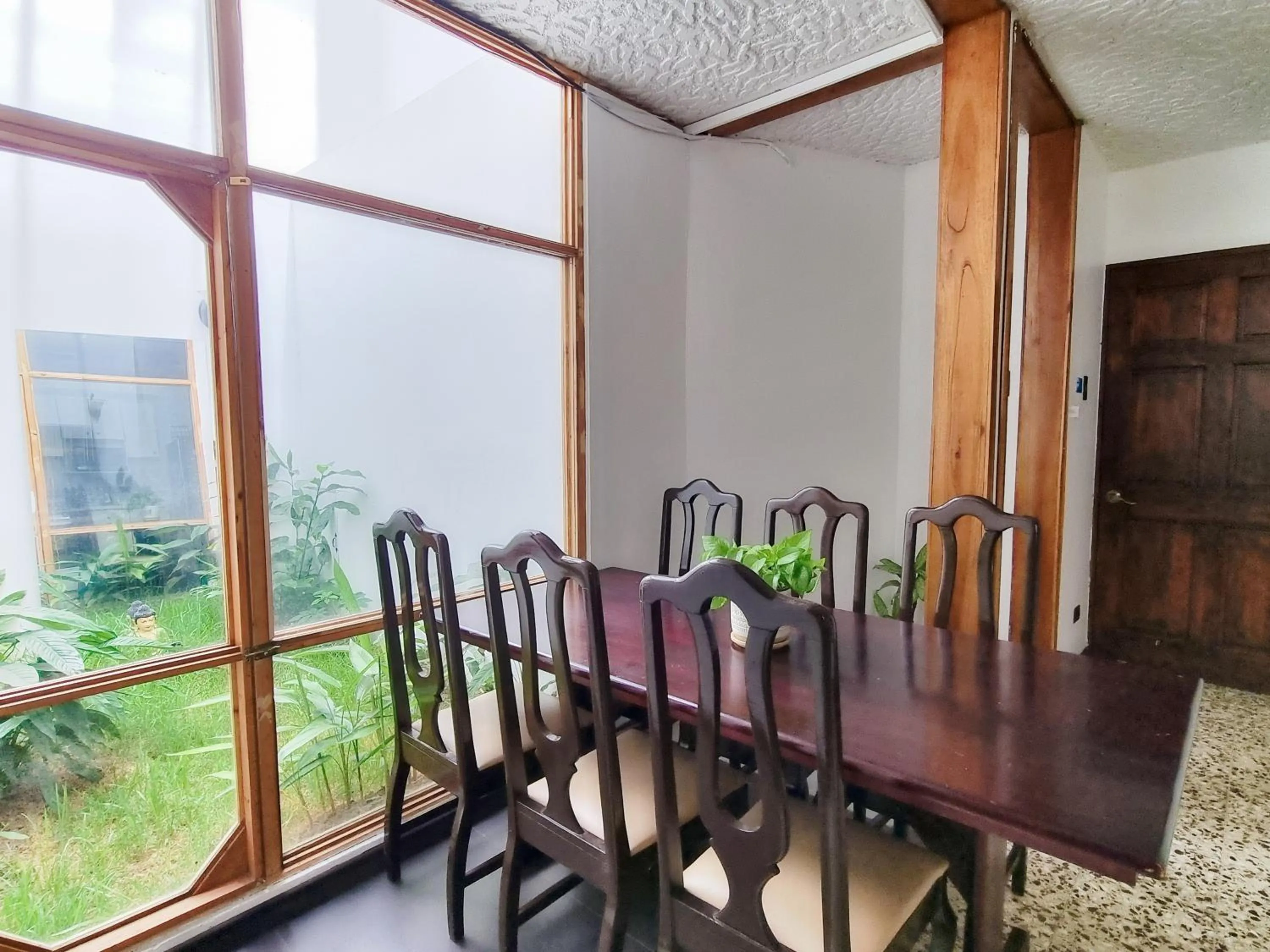 Seating area in 714 Studios