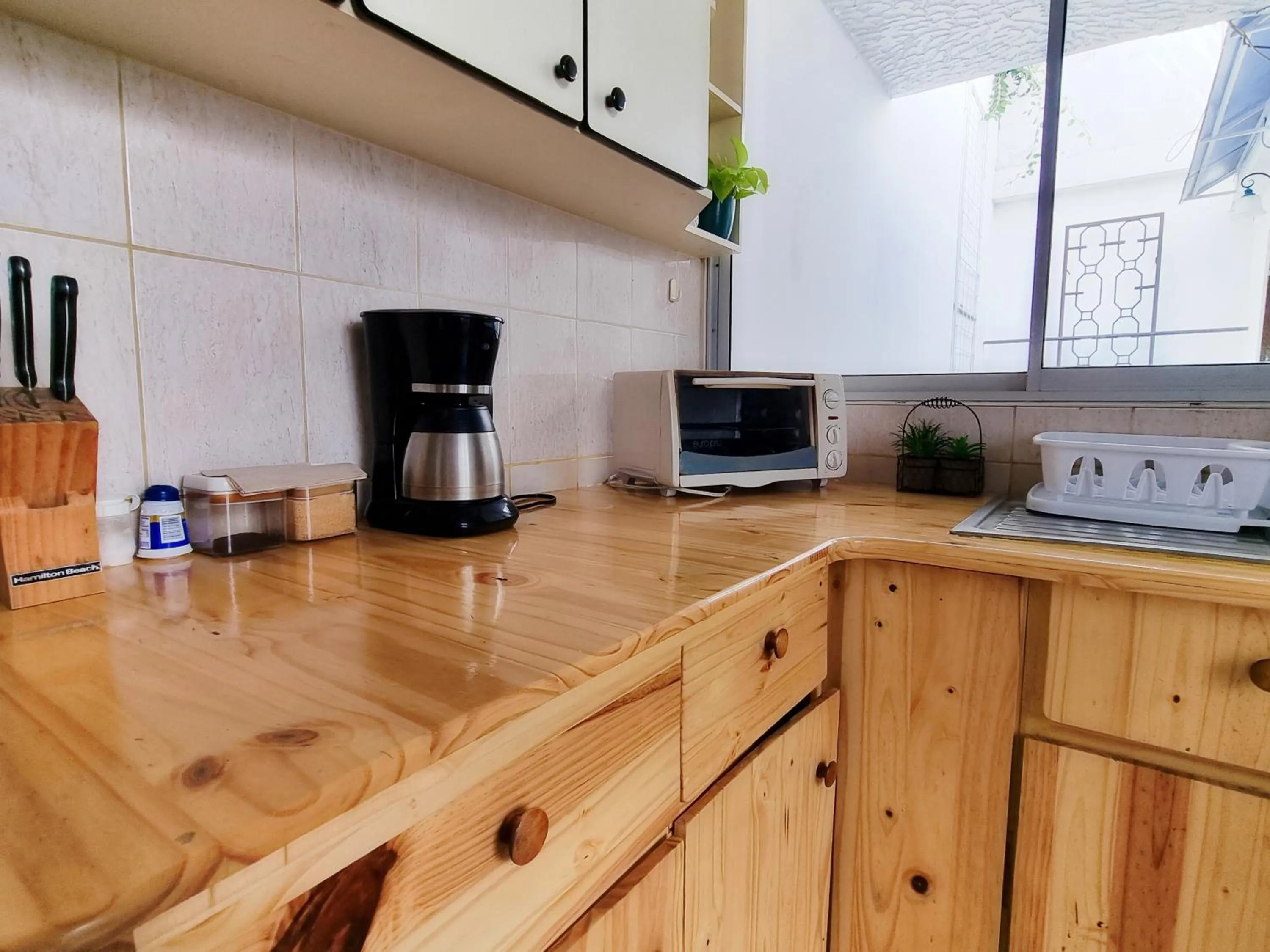 Coffee/tea facilities in 714 Studios