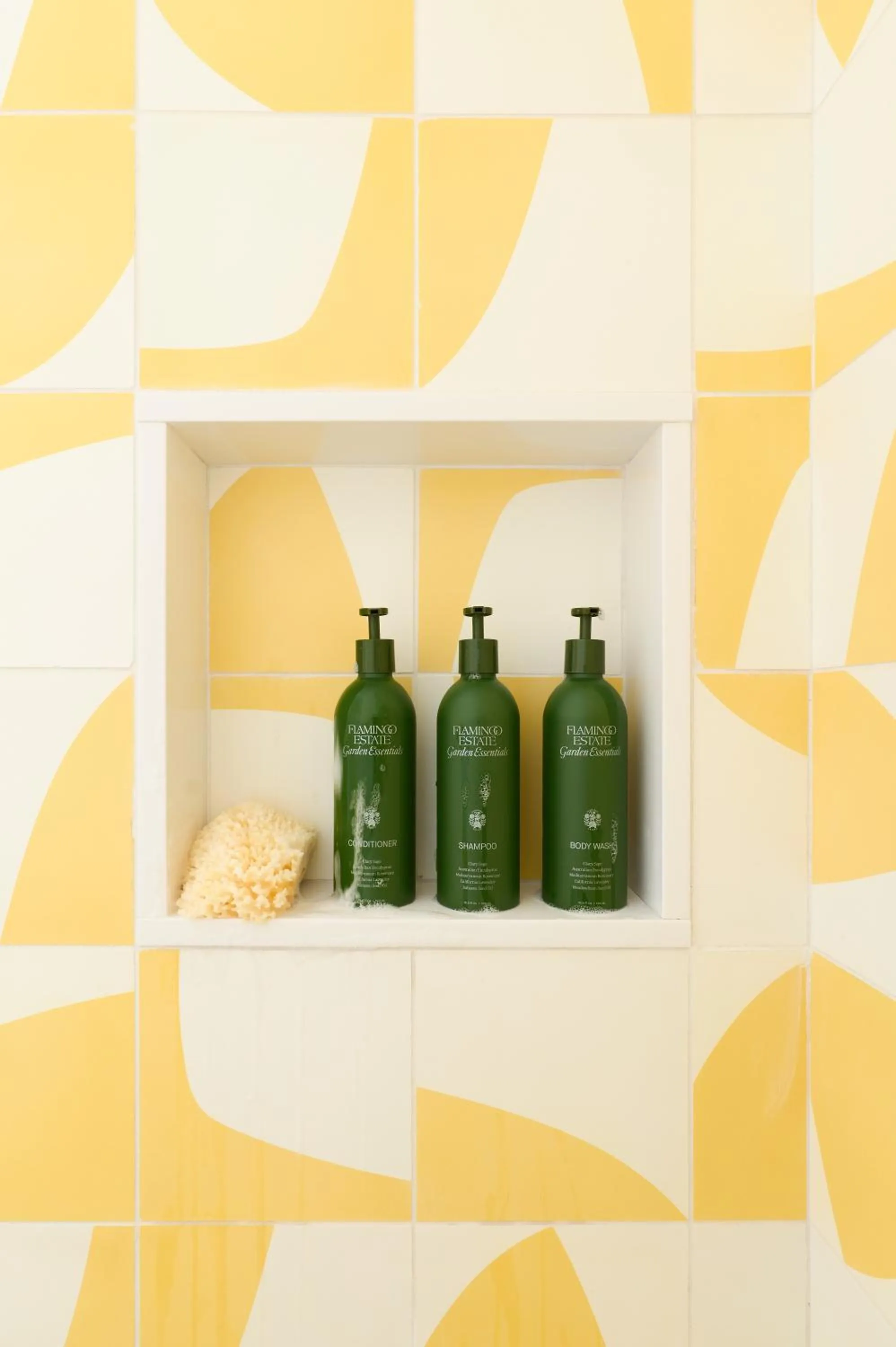 Shower in Silver Sands Motel & Beach Bungalows