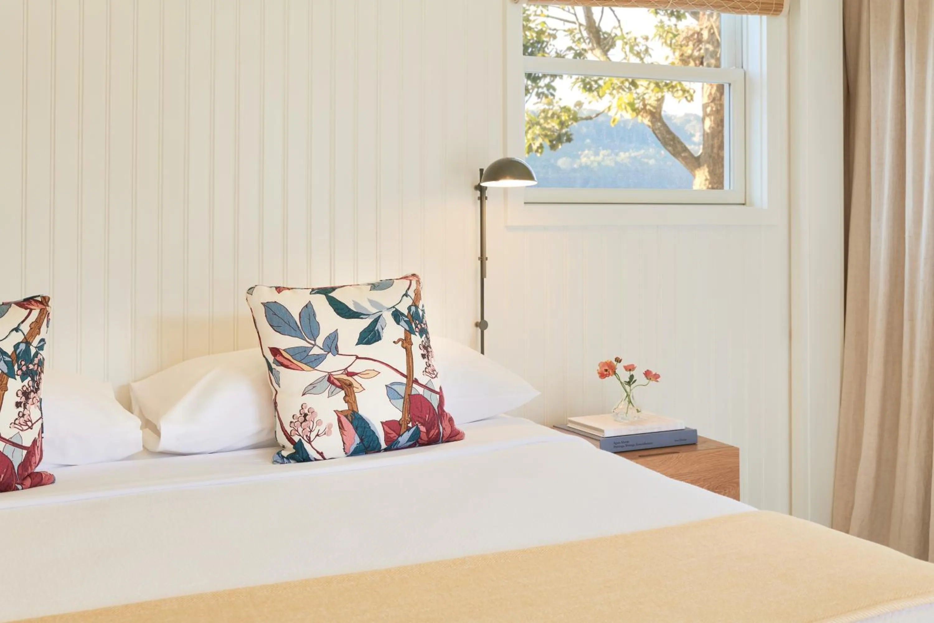 Bed in Silver Sands Motel & Beach Bungalows