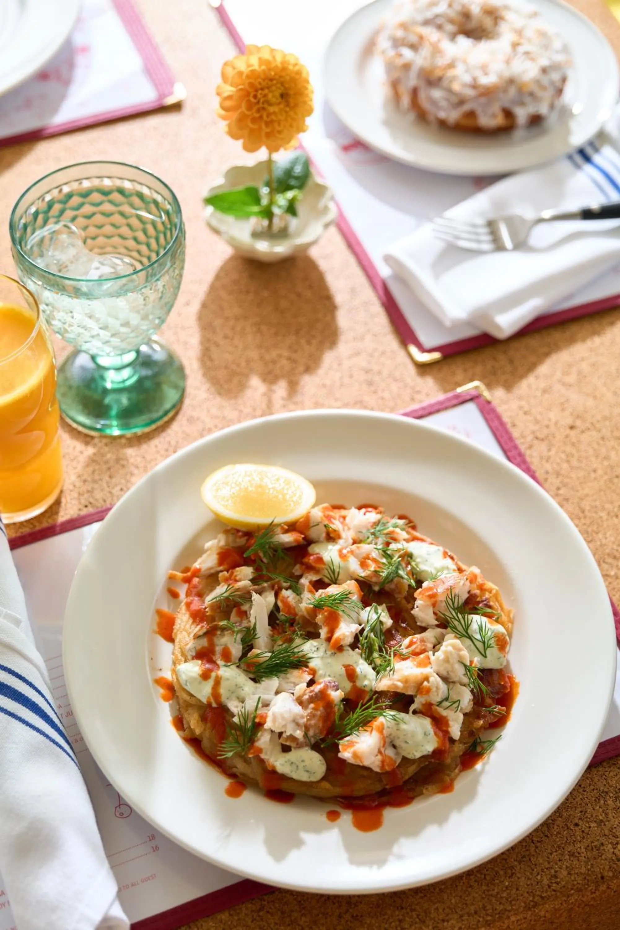 Restaurant/places to eat in Silver Sands Motel & Beach Bungalows