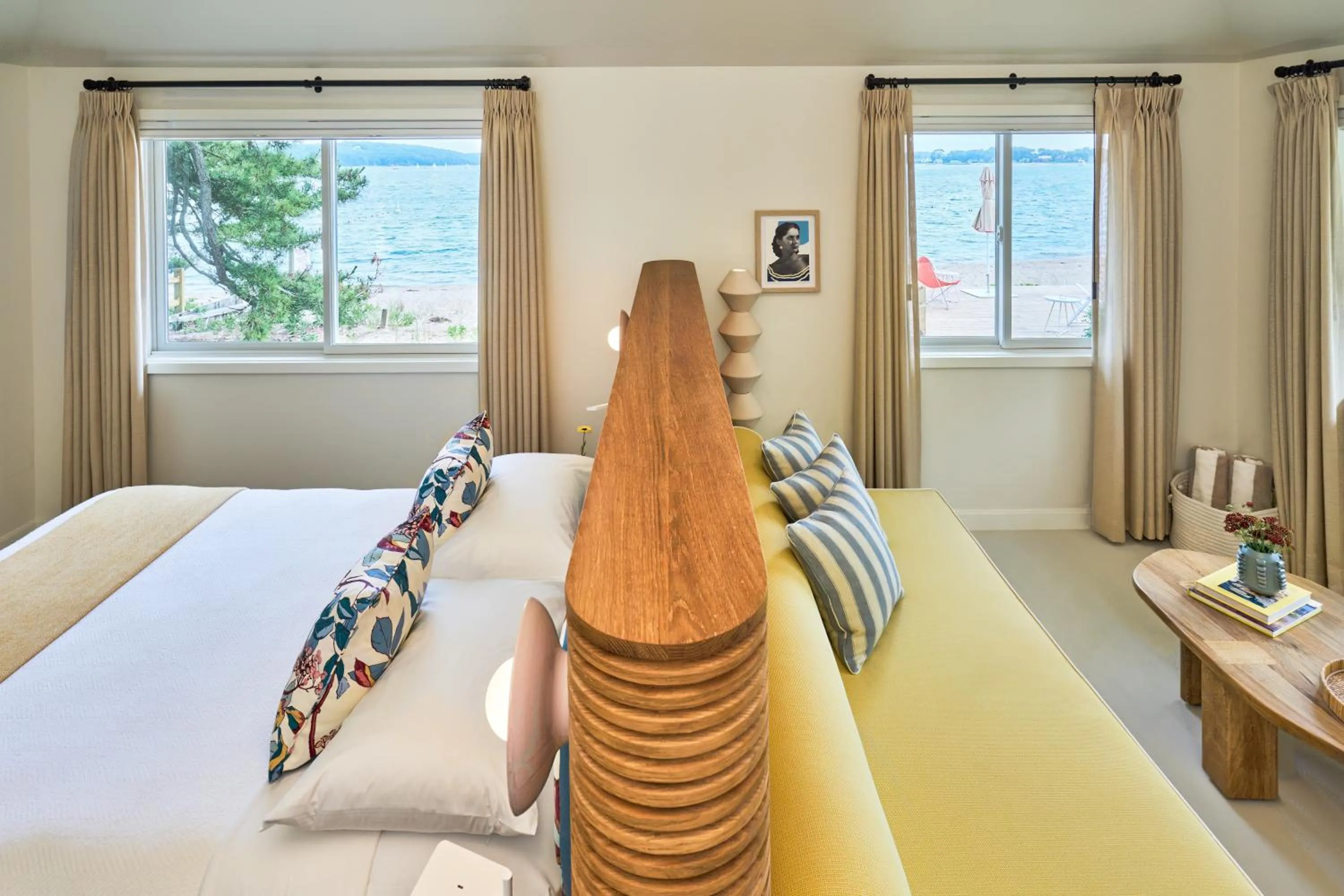 Bed in Silver Sands Motel & Beach Bungalows