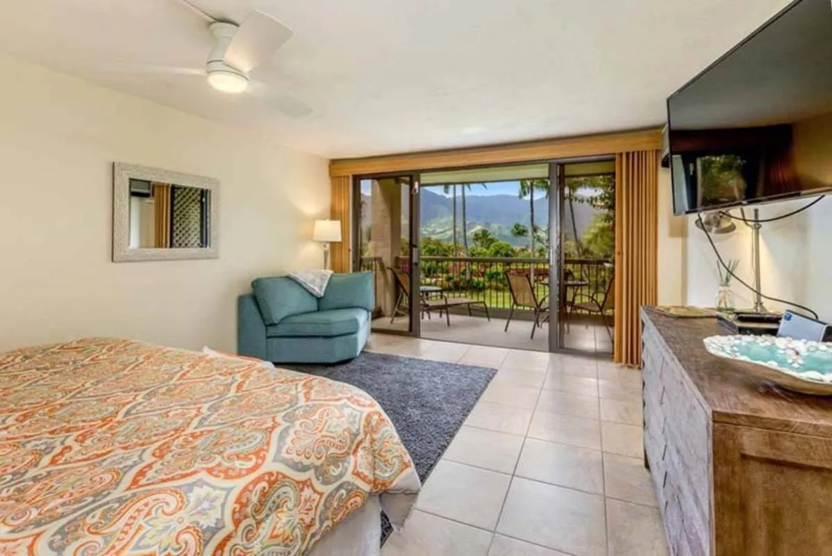 Bed in Hanalei Bay Resort BaliHi