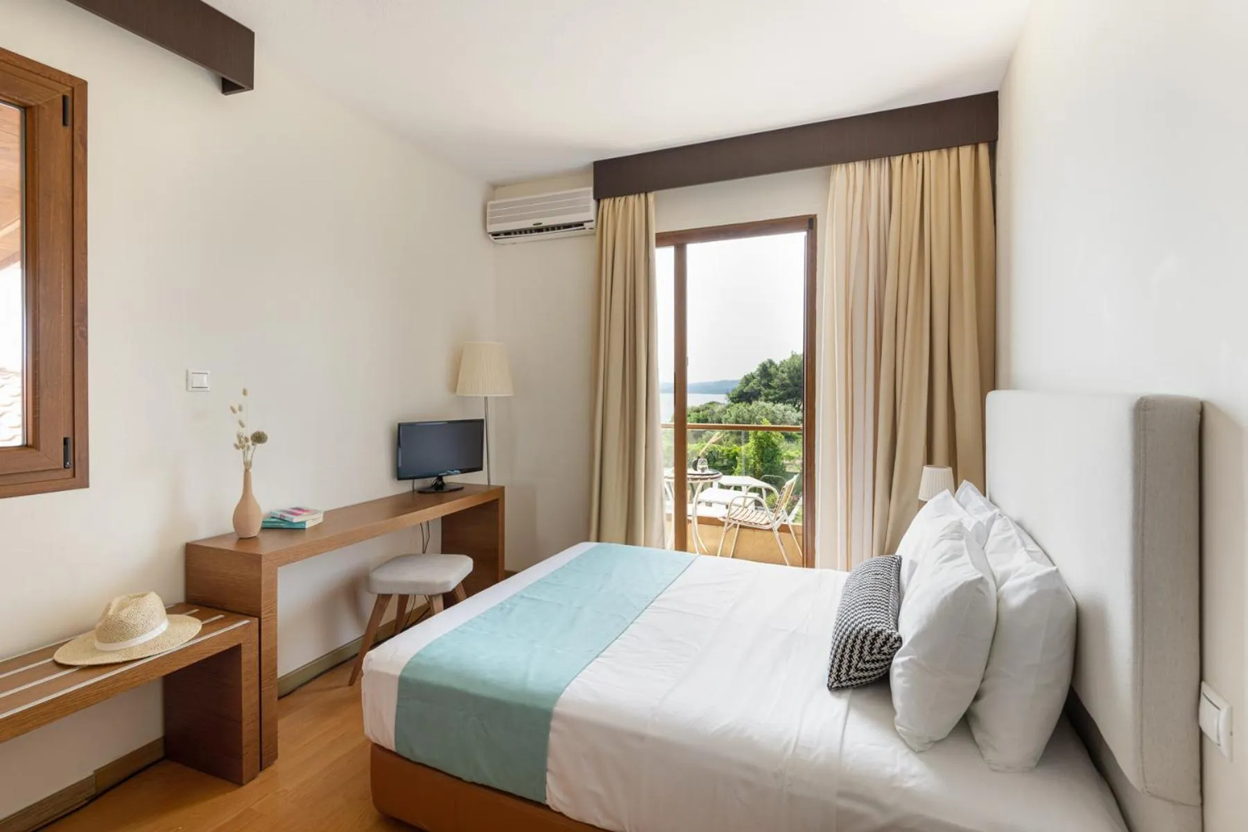 Bed in Blue Bay Halkidiki - Adults Only