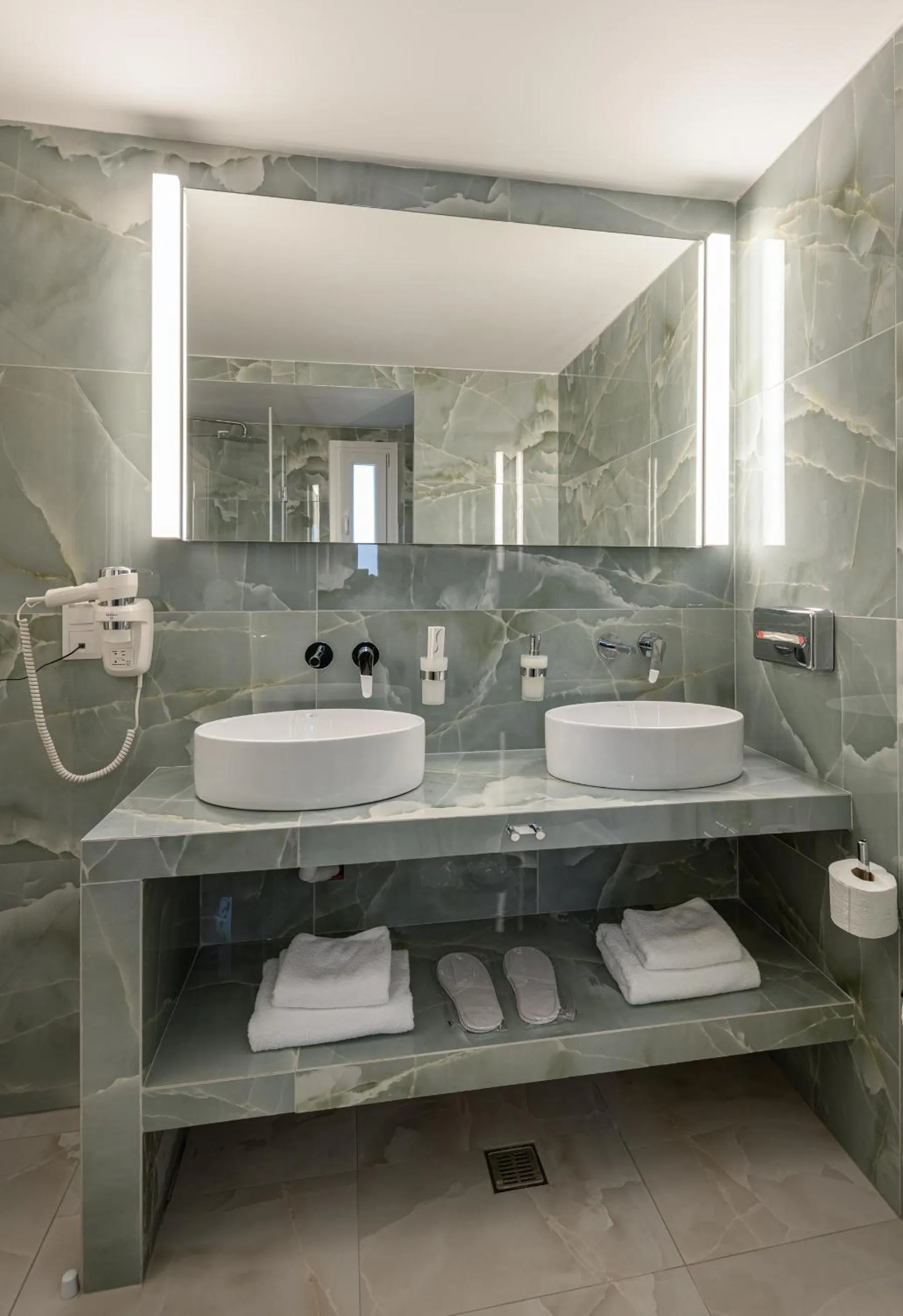 Bathroom in Blue Bay Halkidiki - Adults Only