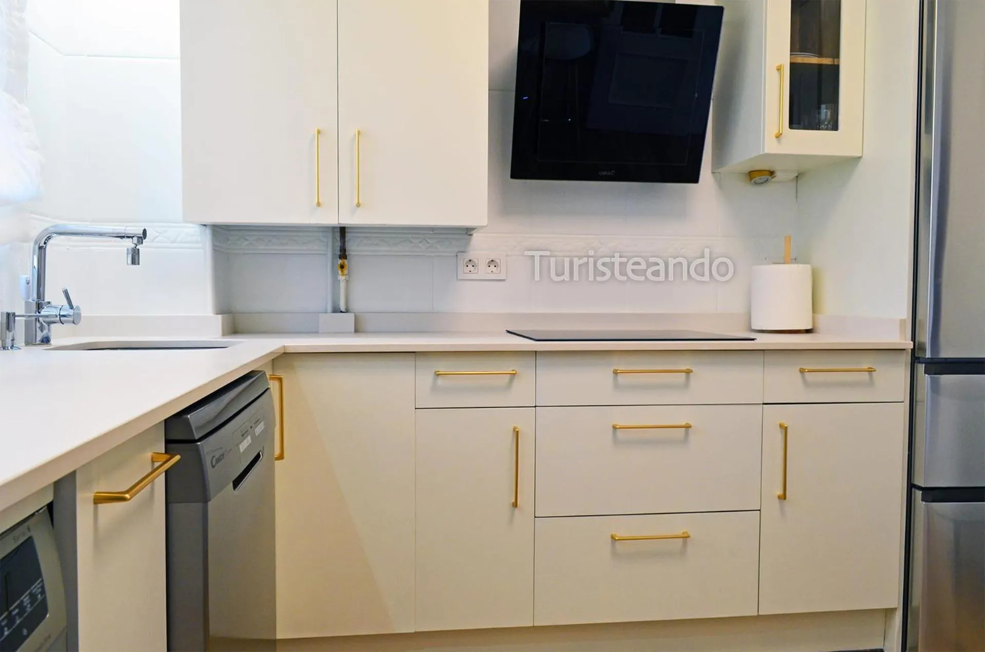 Kitchen or kitchenette in Dúplex ANANDA, vistas impresionantes con parking y piscina comunitaria