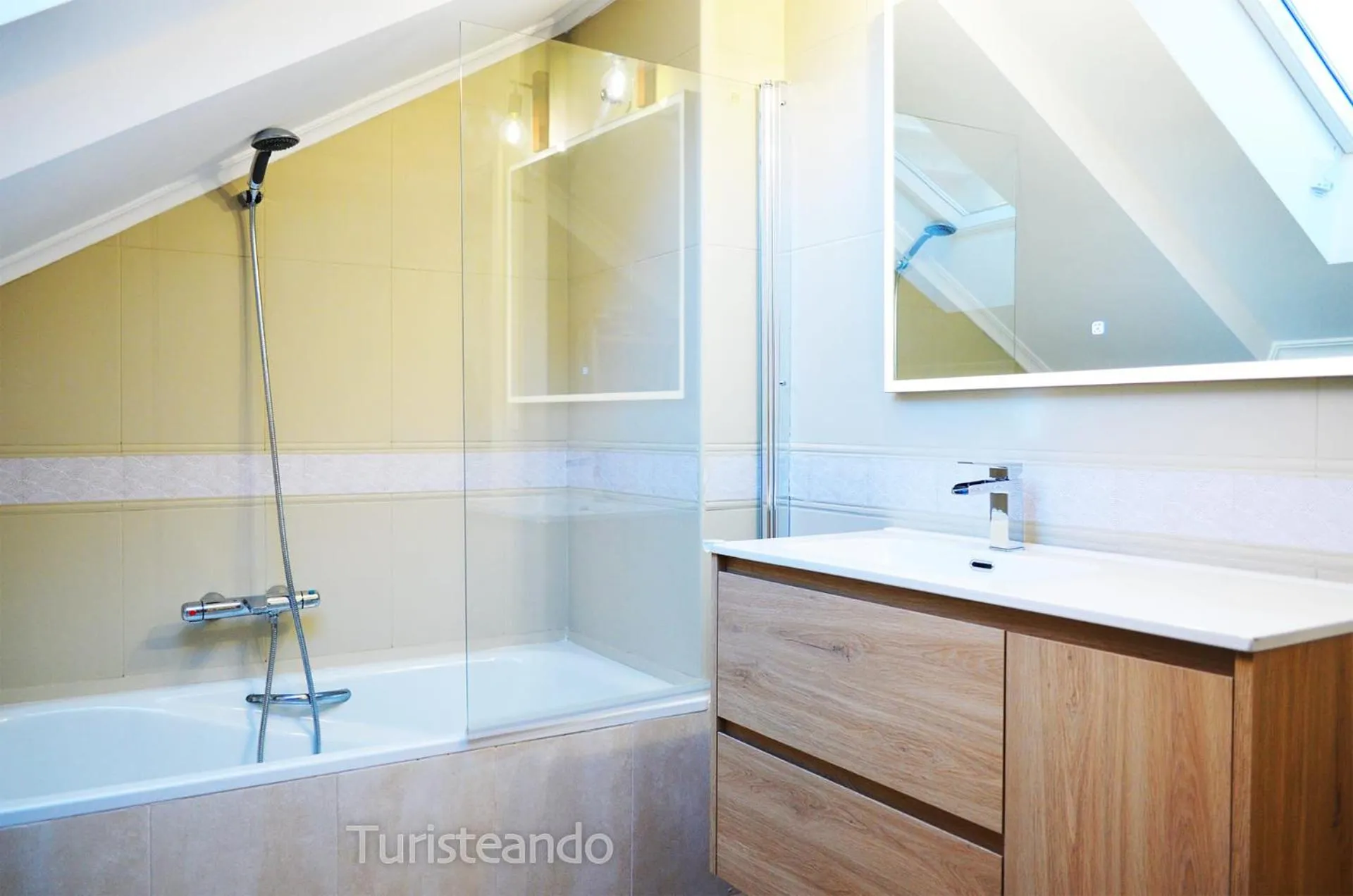 Bathroom in Dúplex ANANDA, vistas impresionantes con parking y piscina comunitaria